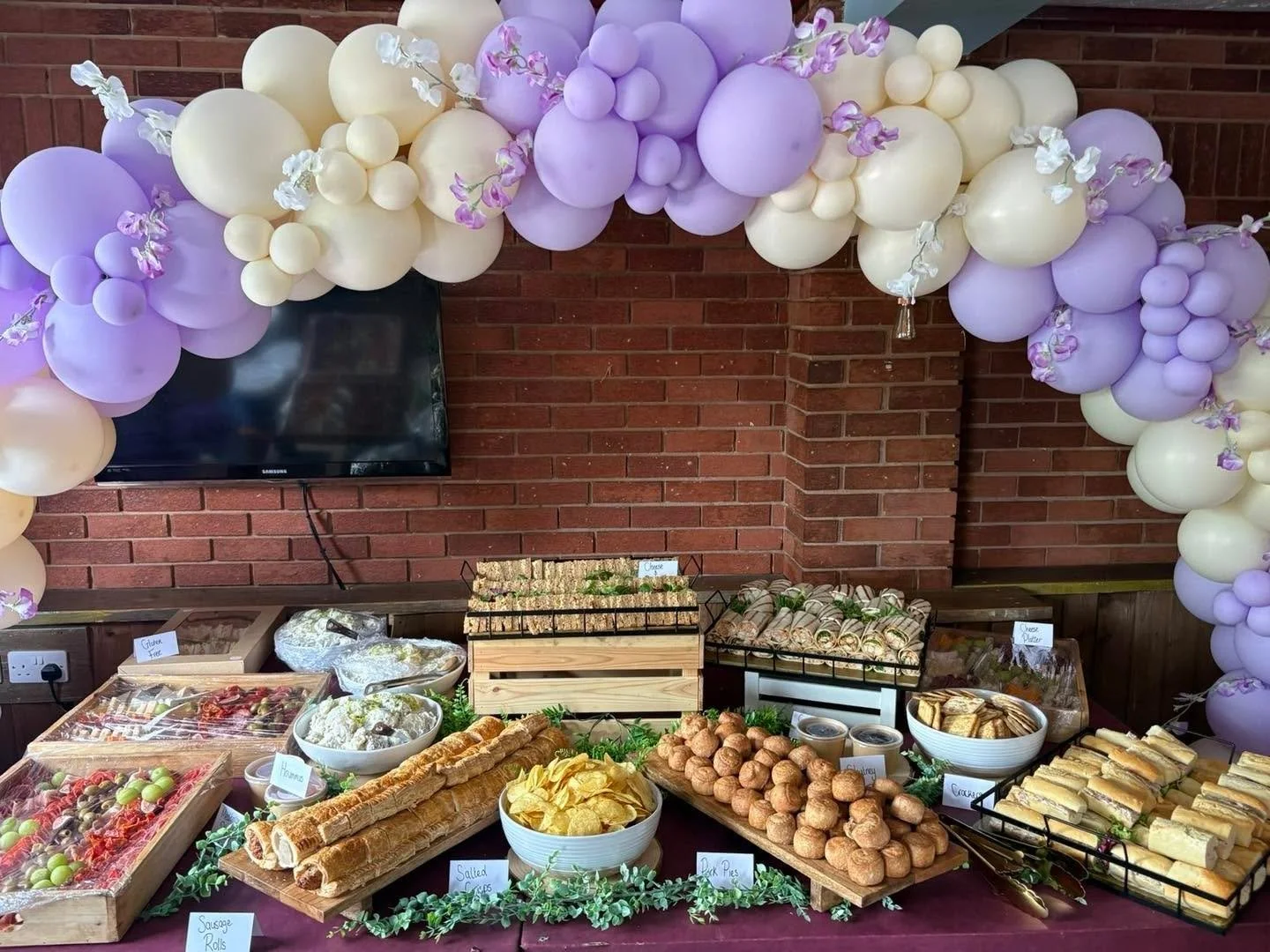 Our Gold buffet on Saturday night for the lovely Sue &amp; Dave🤍 

The couple were married a week before in a small ceremony so wanted a relaxed, informal reception to celebrate with family &amp; friends. We provided our signature gold buffet includ