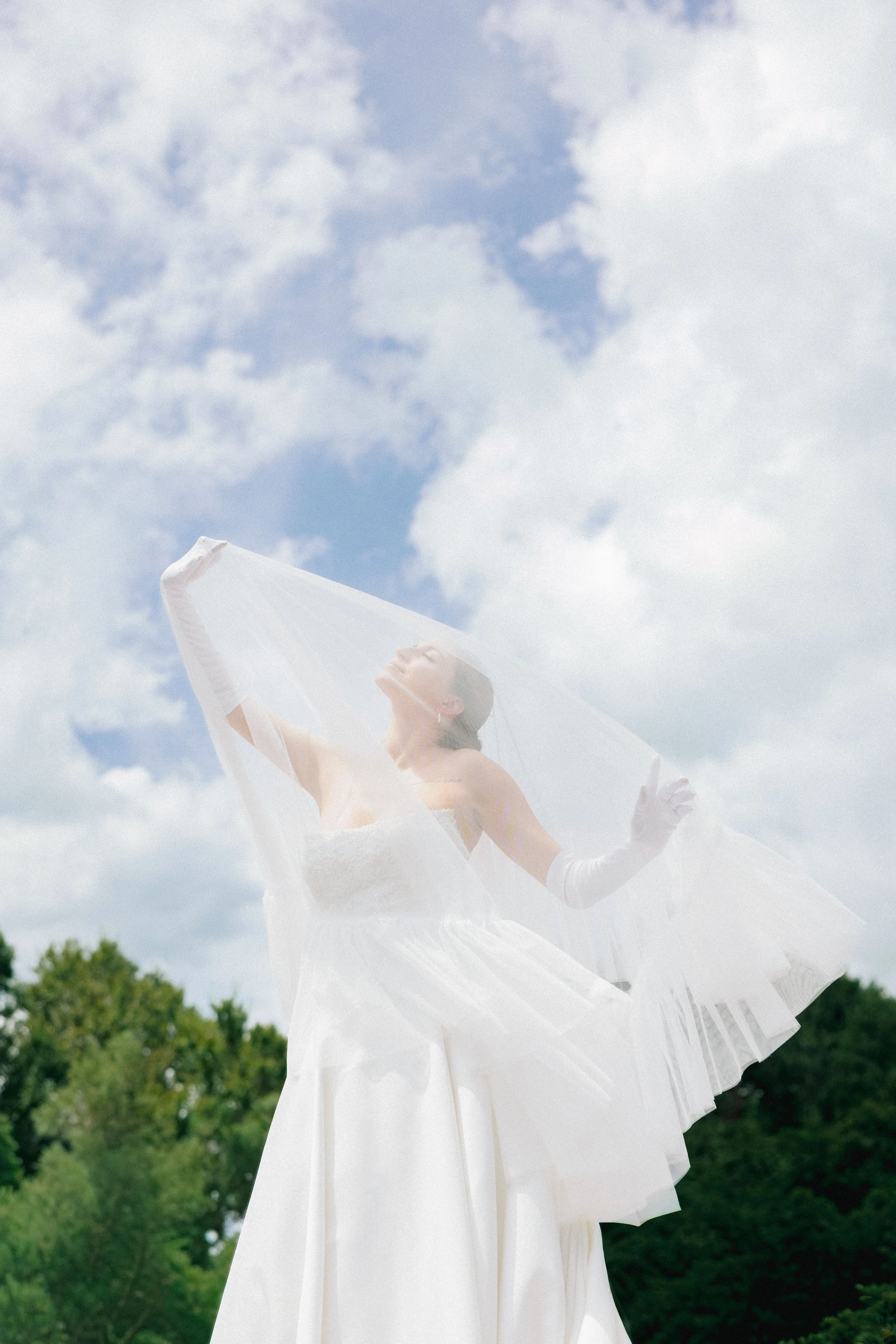 Bride under veil by Orlando wedding photographer