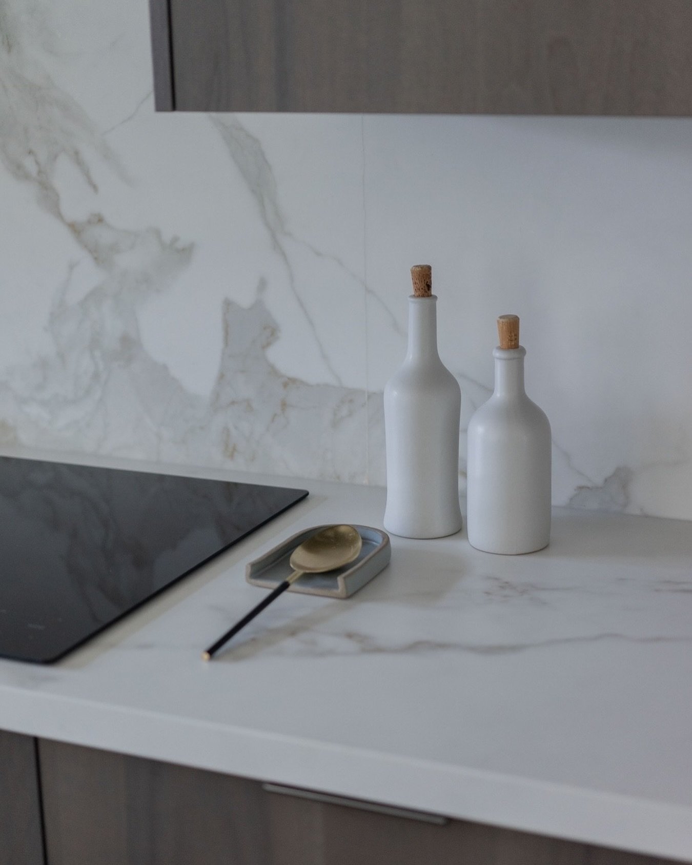 Introducing Neolith in Estatuario Ultrasoft, a stunning sintered stone material that&rsquo;s redefining luxury in our space. 
▶ Crafted from 100% natural raw materials and fused under intense heat and pressure, it offers a sleek, non-porous surface t