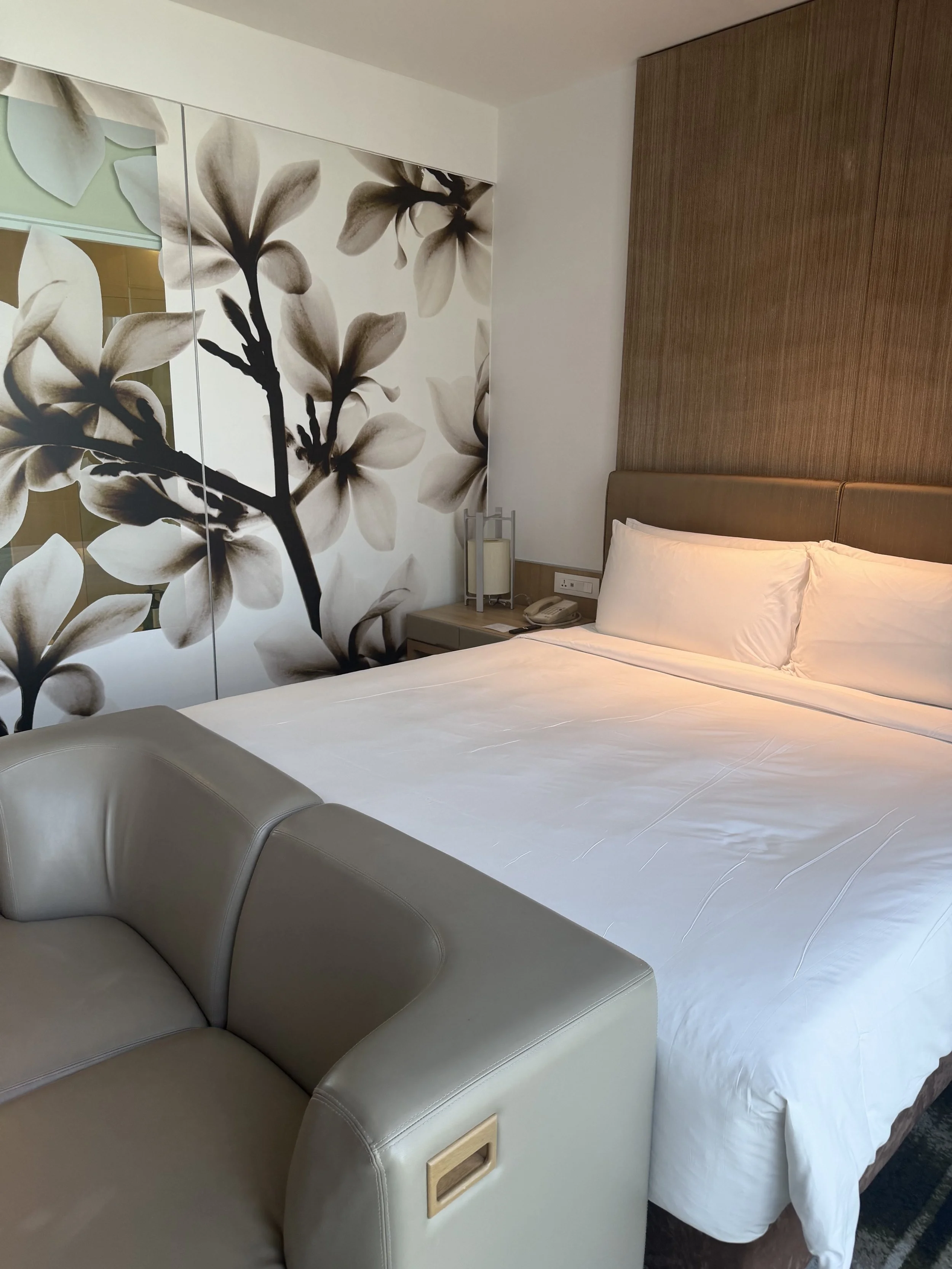 crowne2.jpg