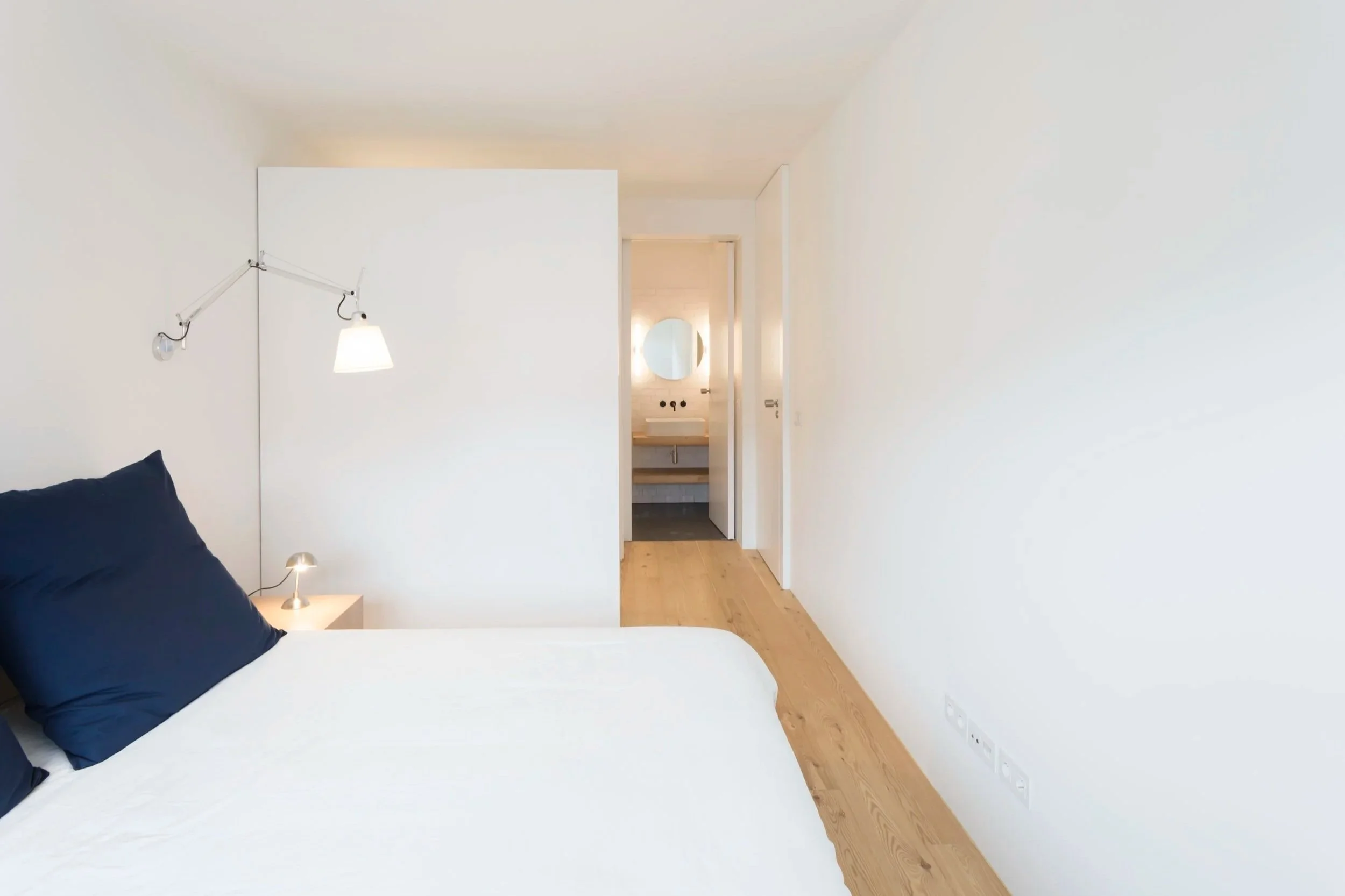 LISBON+APART-01-bedroom.jpg