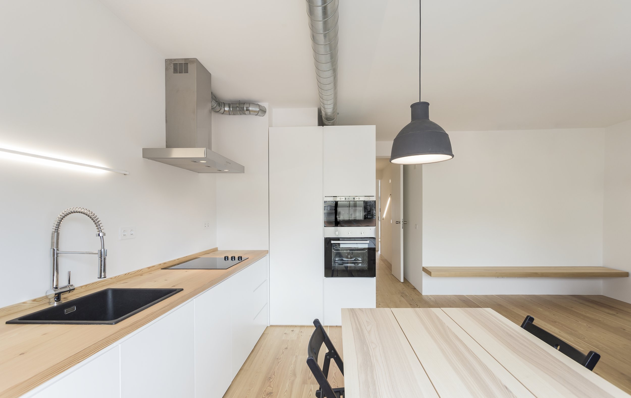 LISBON APART-20-kitchen.jpg