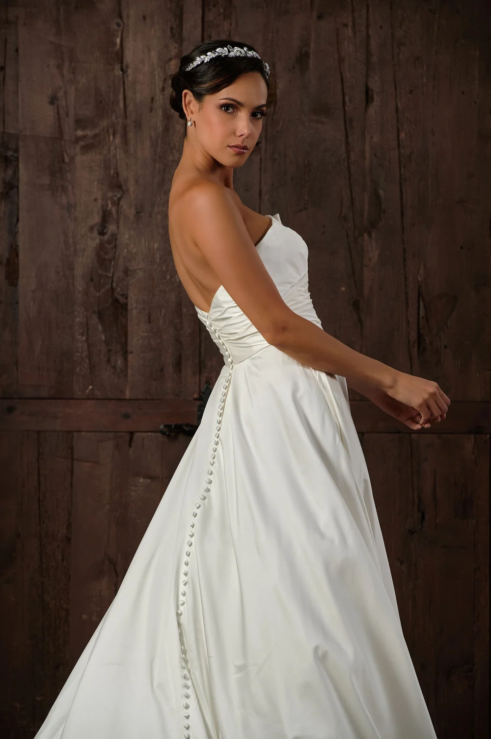Vestido de novia Quismondo de raso liso con corpiño drapeado