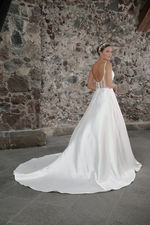 Vestido de novia Celso corte línea A, Colección Bridenformal 2027, $26,625 MXN
