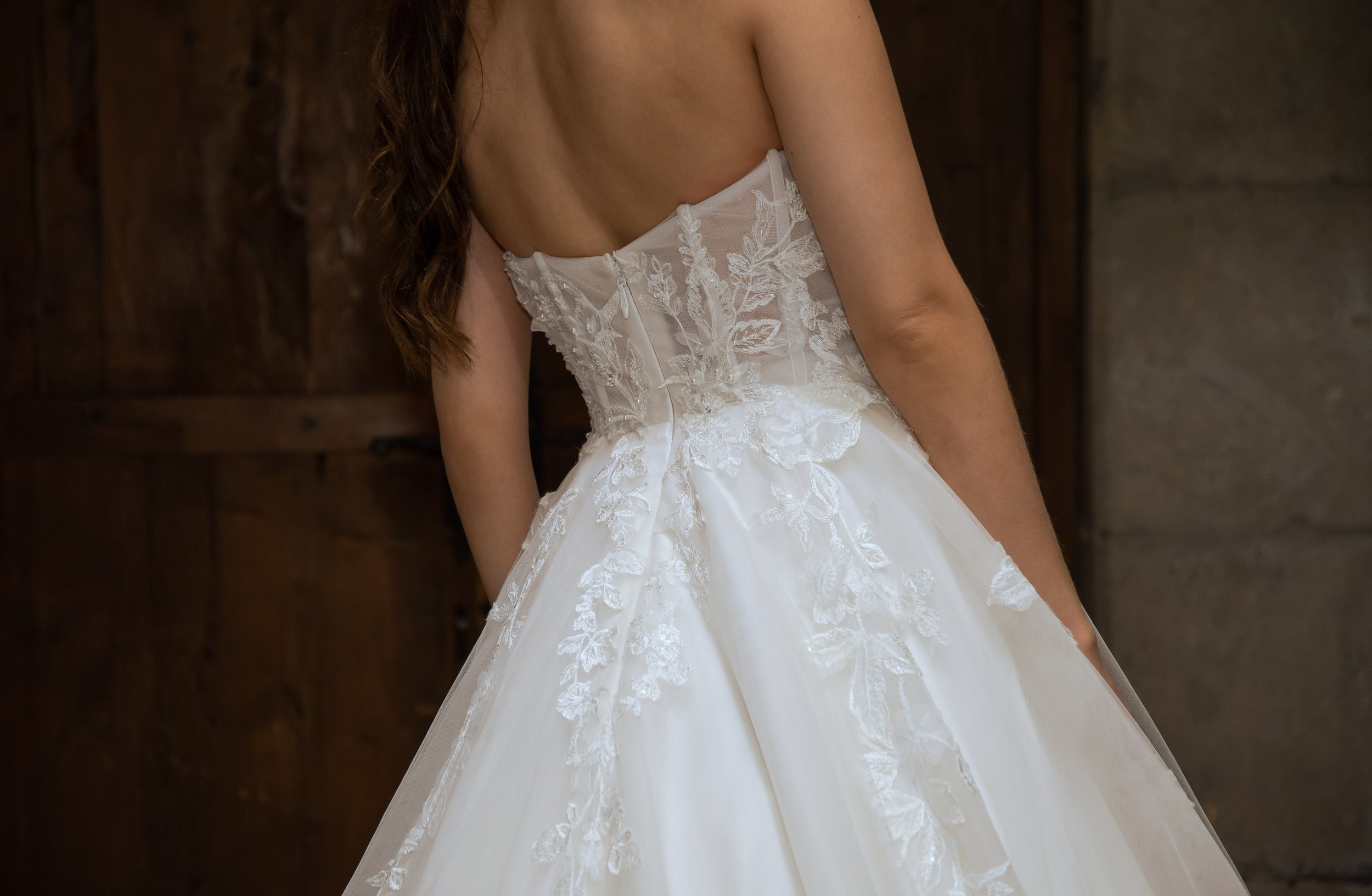 Detalle del corsé de la espalda del vestido de novia Lina.