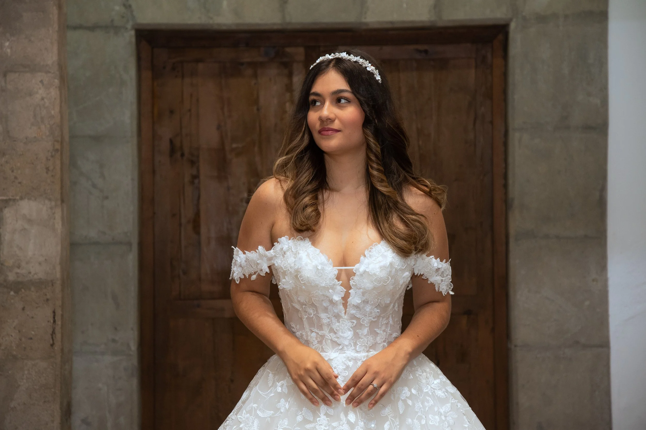 rimer plano de las aplicaciones florales del corpiño del vestido Margot.