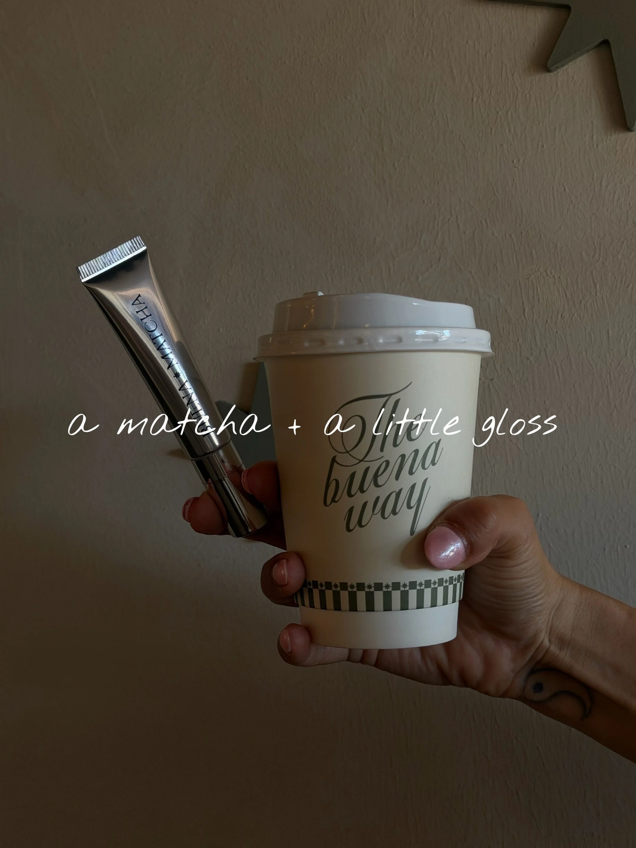 Matcha in one hand, gloss in the other.
The Buena essentials. 🤍

Our lip gloss is available at Buena Matcha.