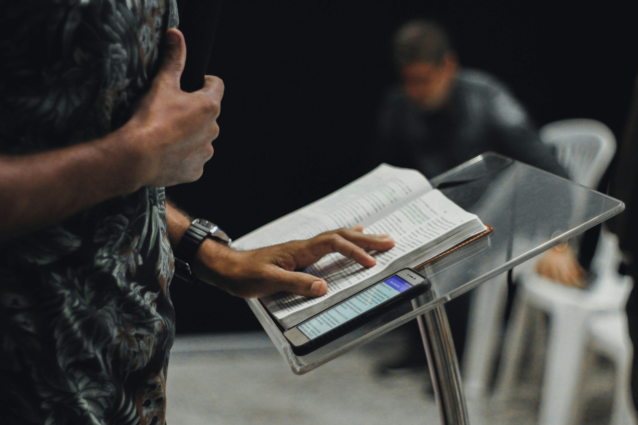 Unraveling the Contrast: Expository Preaching vs. Topical Preaching