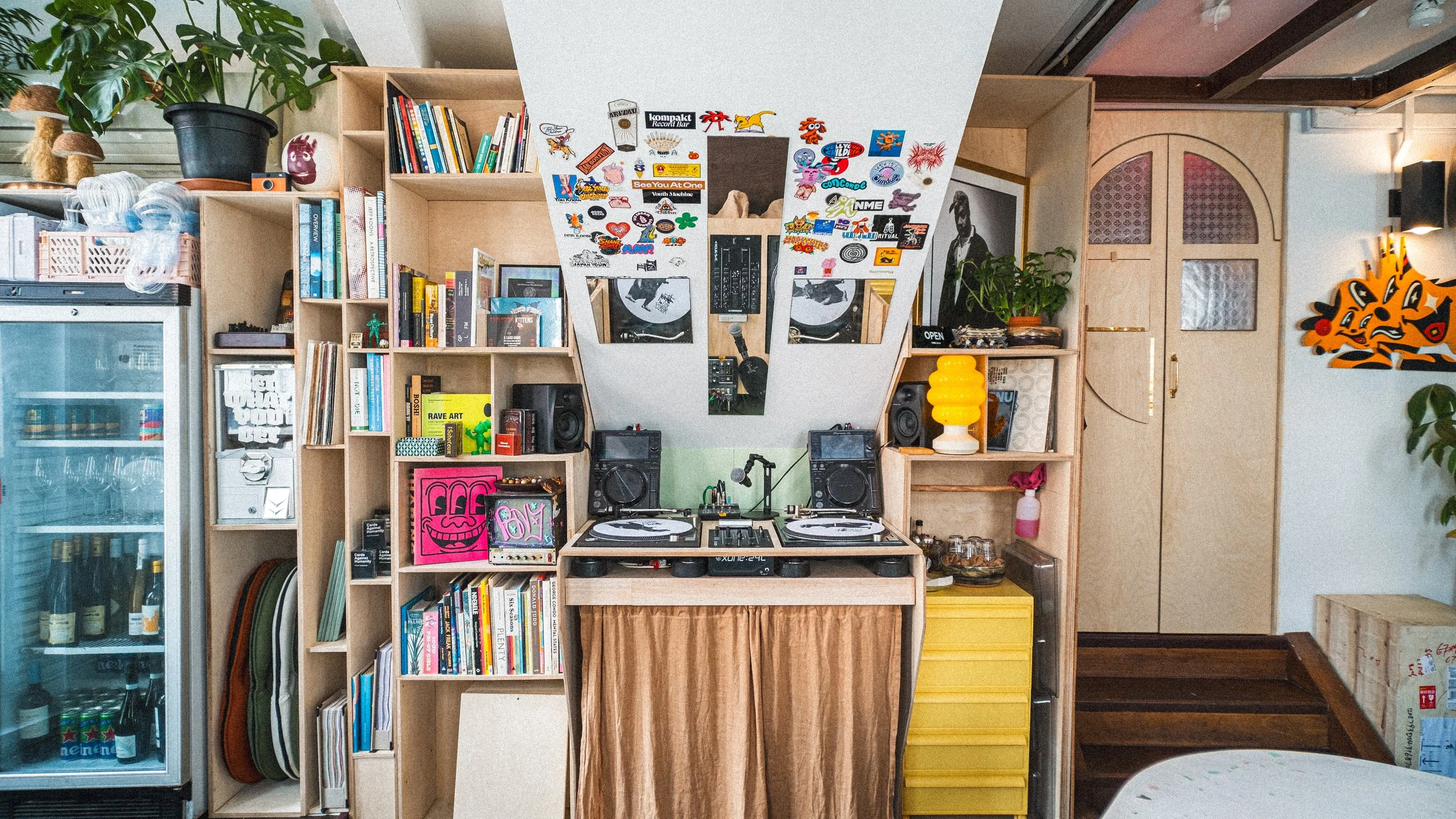 BOOTH 2_1.jpg