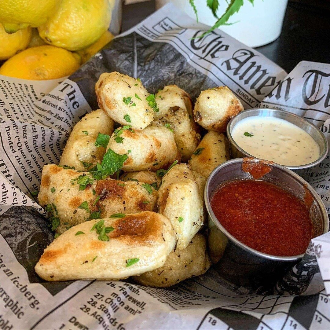 Garlic knots that tie up all your cravings in one delicious bite at Pryor's Pizza Kitchen. 🍕✨ #KnotsOfJoy #PryorsPizzaMagic