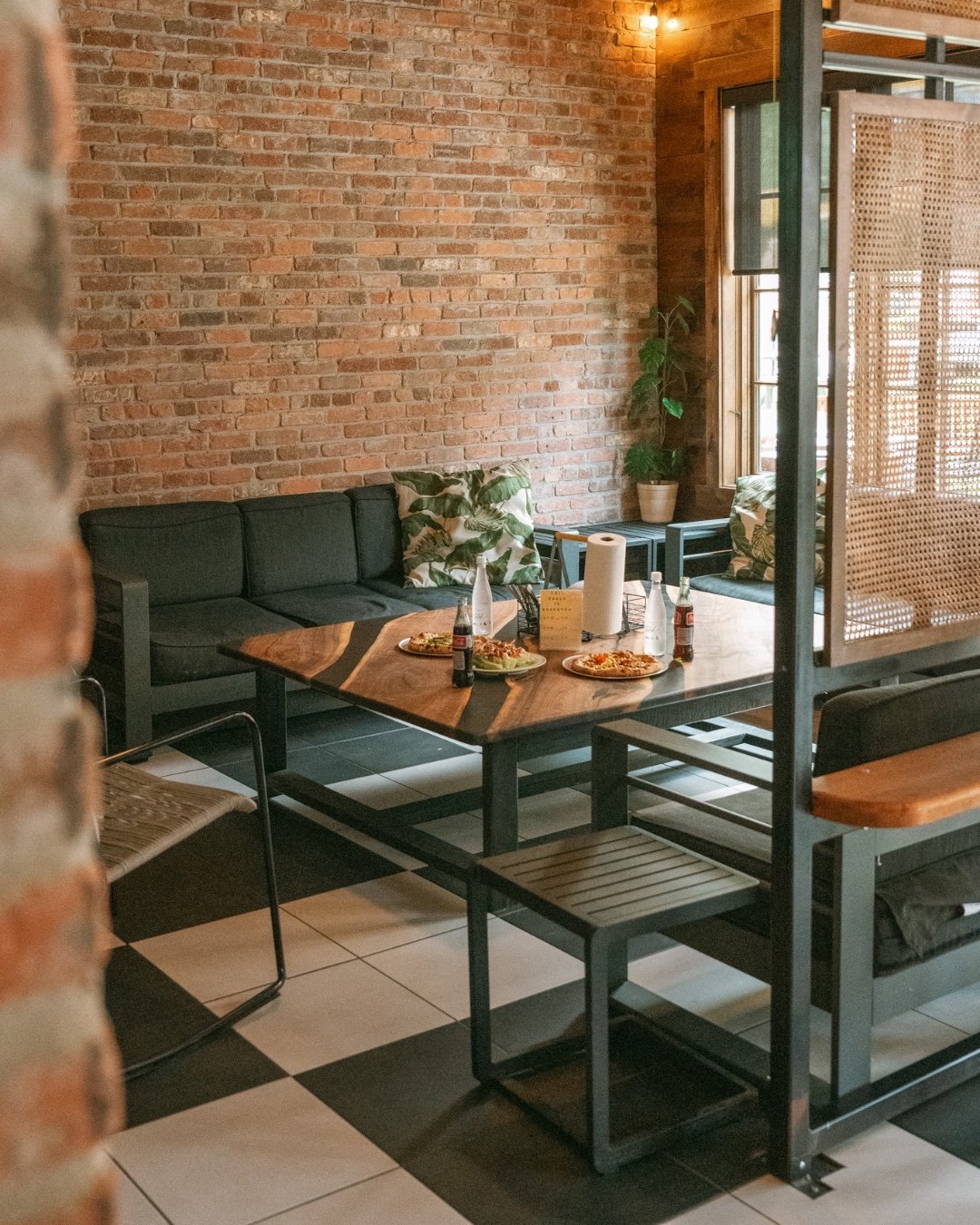 Summer&rsquo;s heating up &mdash; make sure your plans do too! ☀️🍕
Skip the stress of packed summer schedules and guarantee your spot at Pryor&rsquo;s Pizza Kitchen! Whether it&rsquo;s lunch, dinner, a birthday bash, or a night out with friends, we&