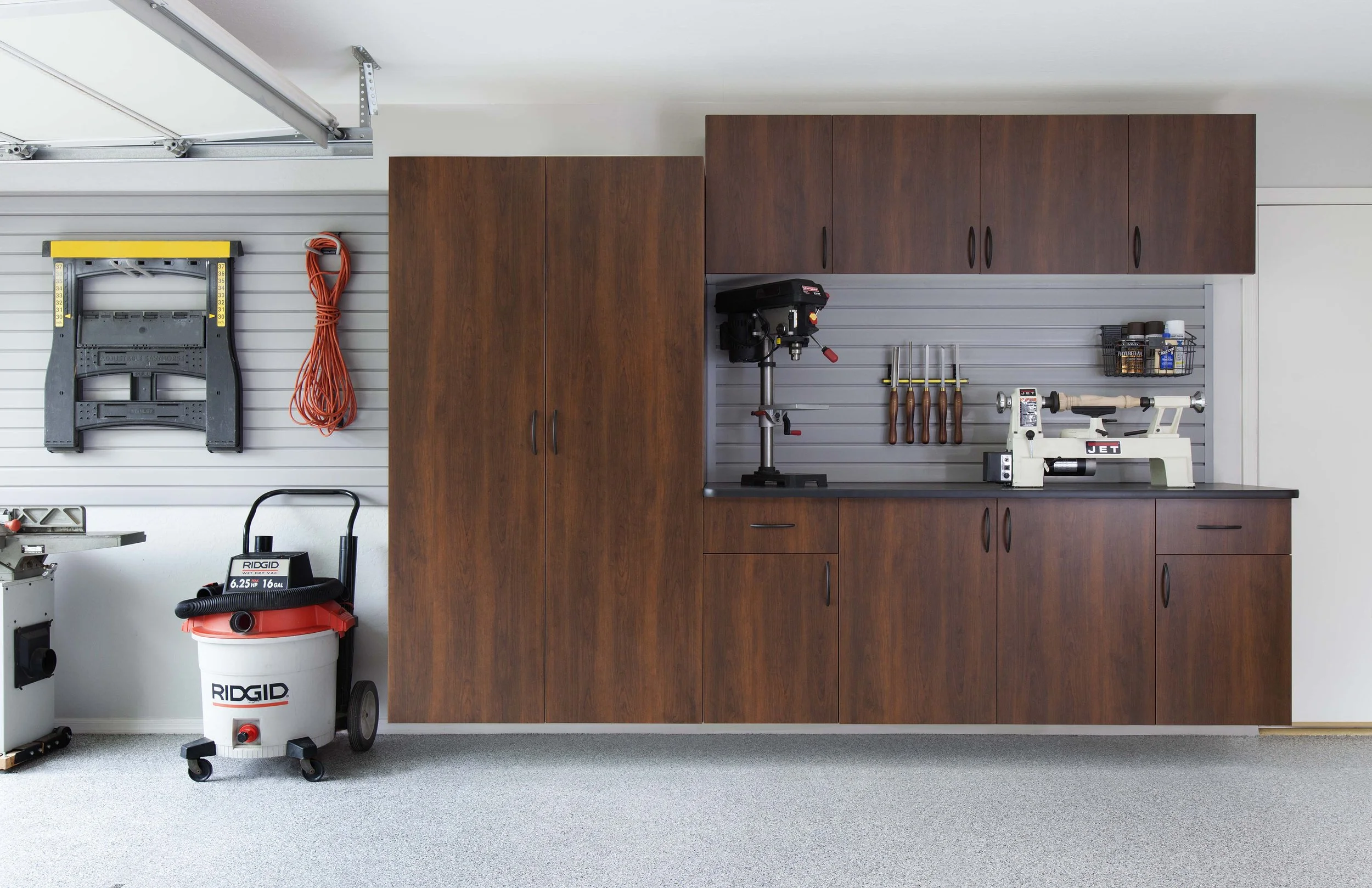 Coco-Cabinets-Ebony-Star-Counter-Gray-Slatwall-Smoke-Floor-Sep-2013.jpg