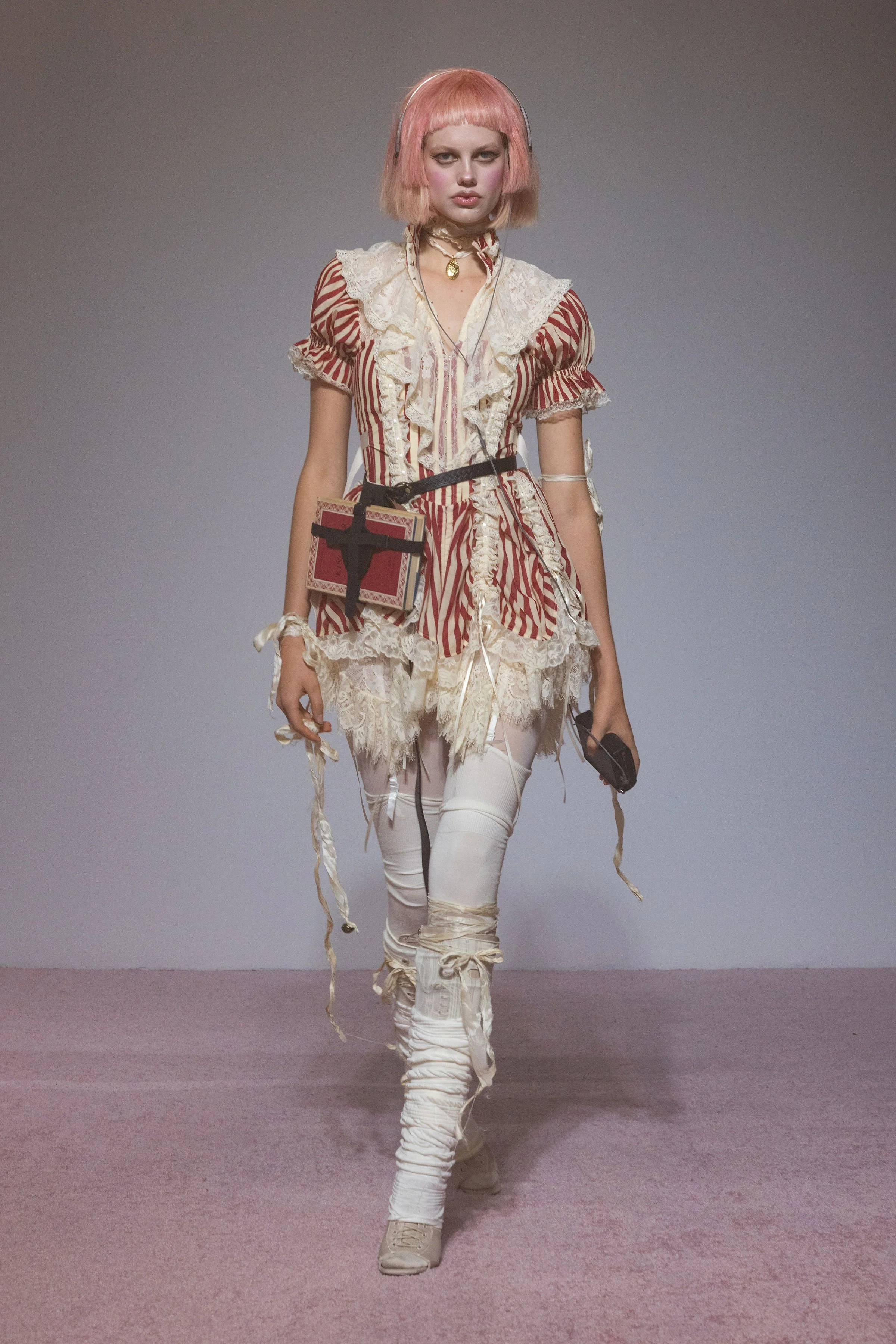 SELKIE-SS27-RUNWAY-MD-6719.jpg