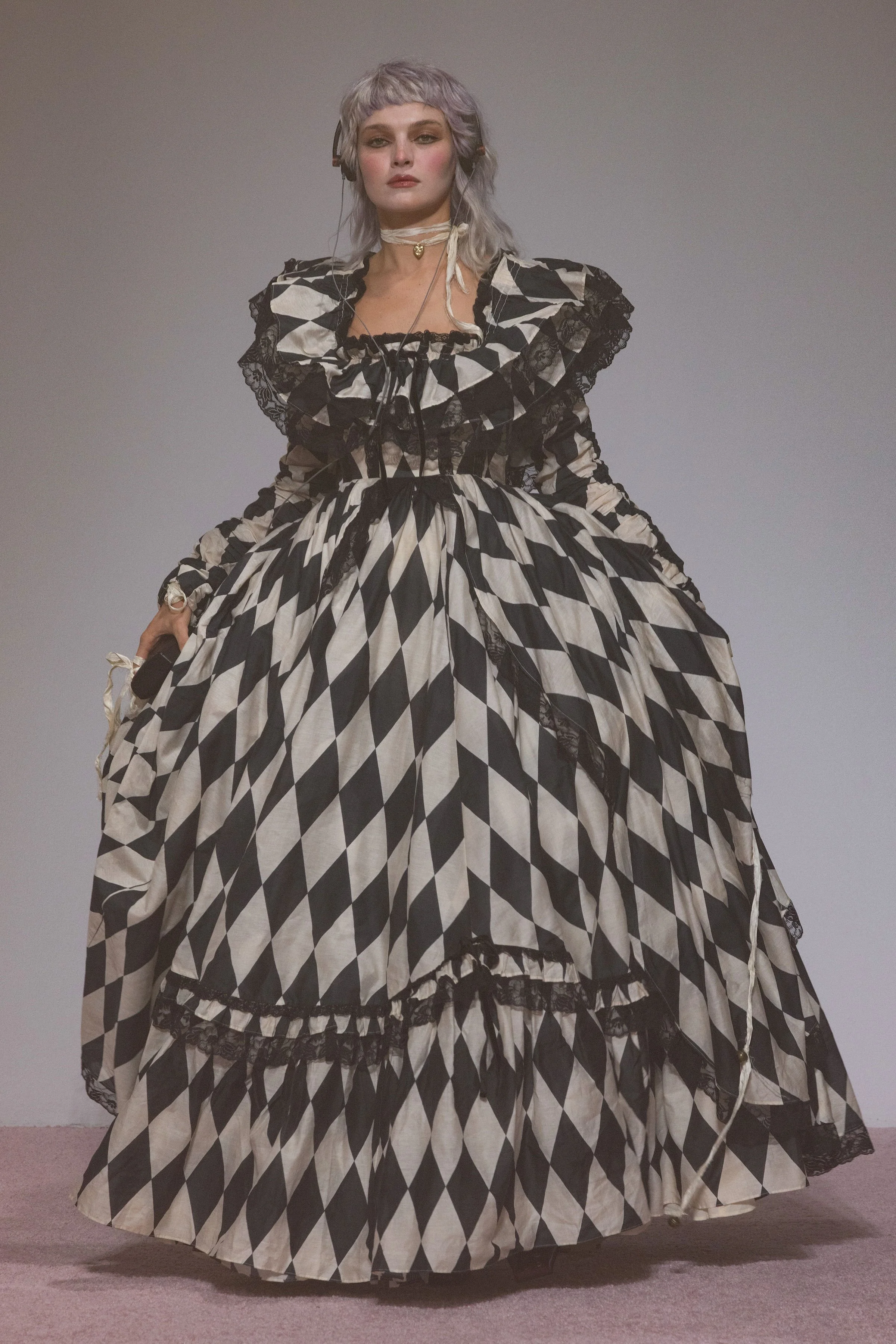 SELKIE-SS27-RUNWAY-MD-7558.jpg