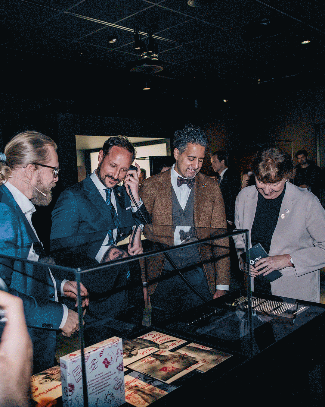 PROSJEKT: Karpe ROLLE: Rådgivning, identitetsdesign, merch, konsept, live, animasjon, visuals, sosiale medier, foto, film. RESSURS: Even og Mike. ÅR: 2013–2023 
En nær og mangeårig reise som har løftet KARPE fra å være en rap-duo som spilte Rockefell