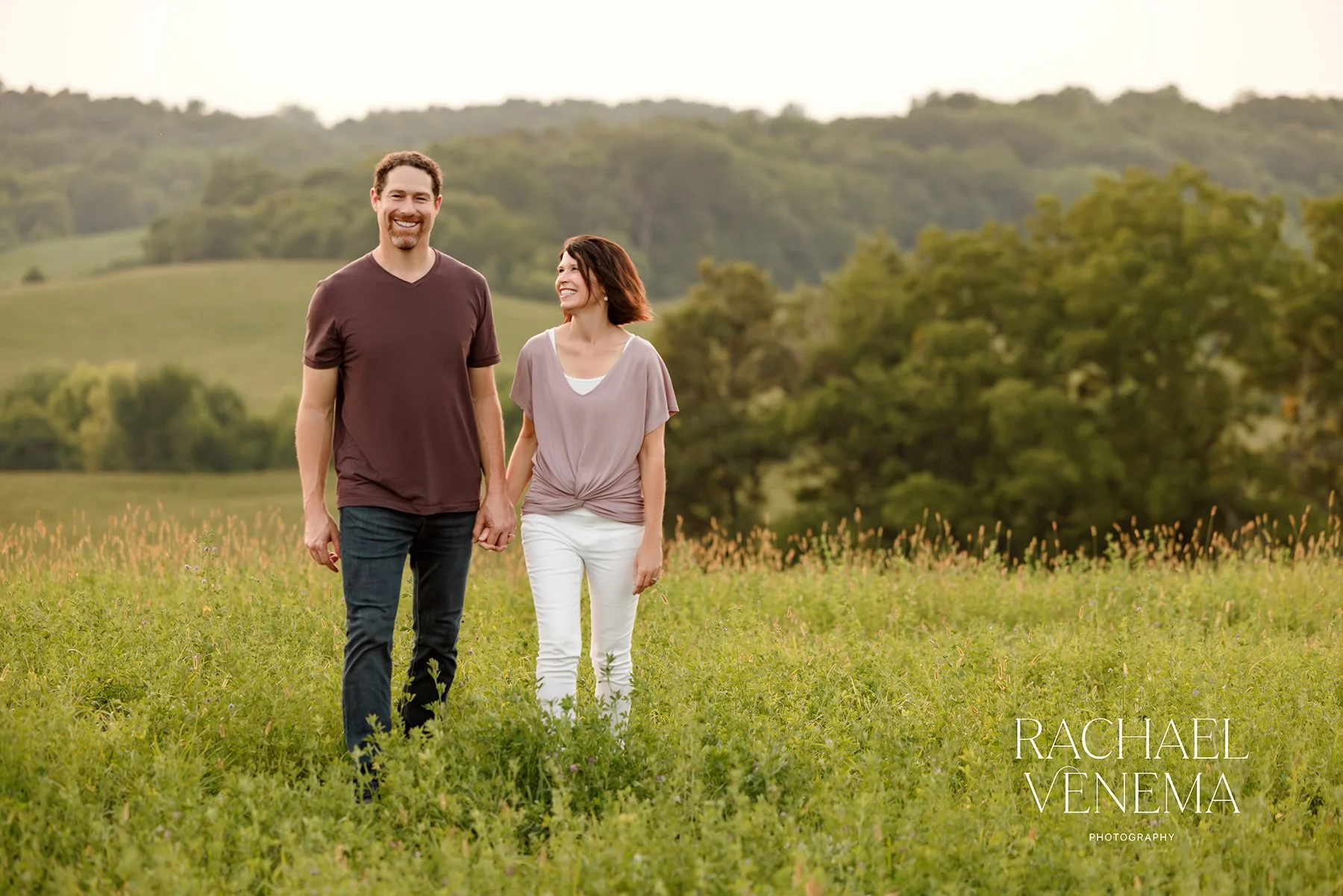 Outdoor family portait by des moines family photographer