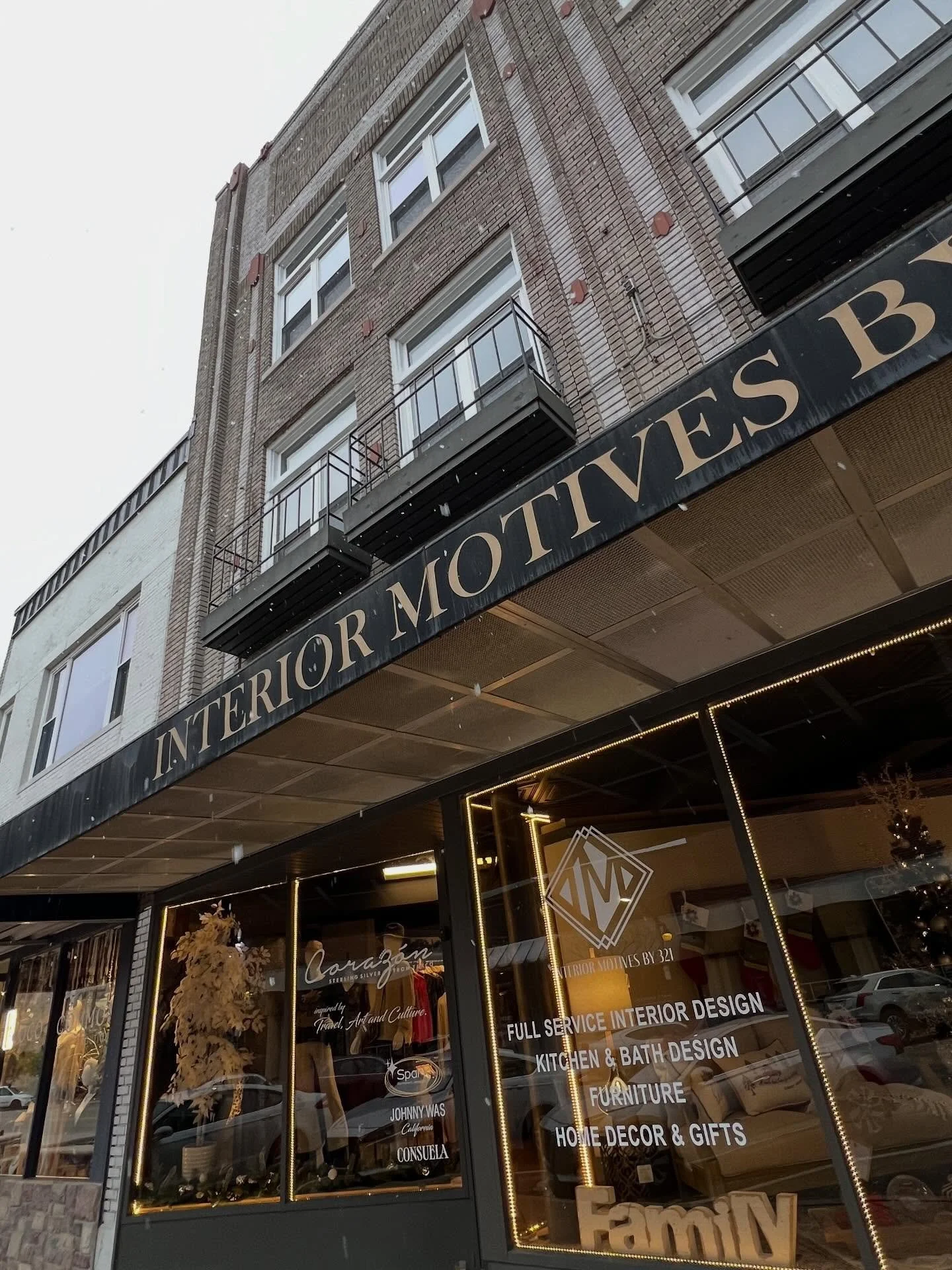 Another fabulous holiday open house in the books! Many thanks to everyone who braved the elements to come shop with us! We&rsquo;ll see you again at the Sip n&rsquo; Stroll on Thursday!