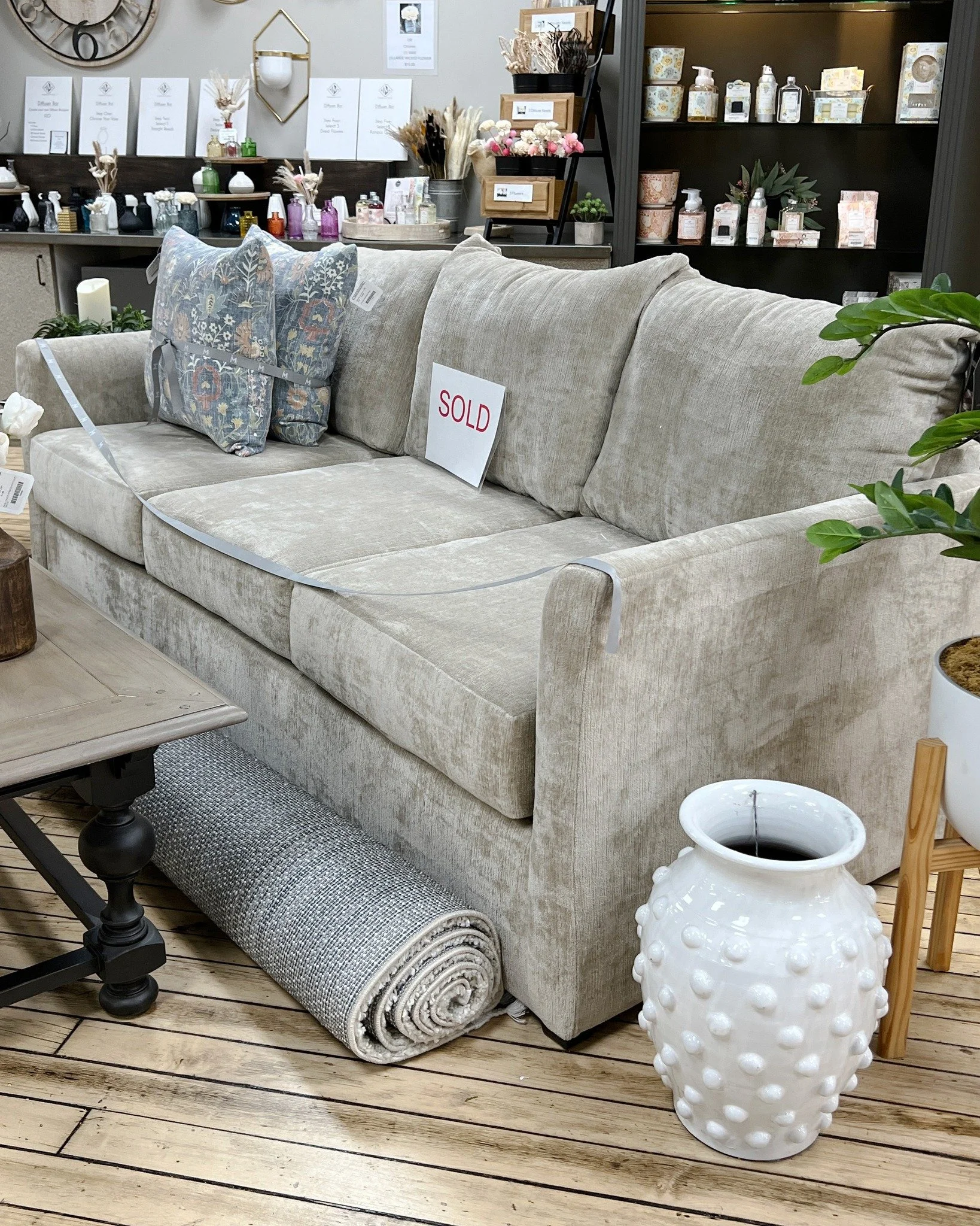 Now through March 14th, get a free 5' x 7' area rug when you purchase (or custom order) a new sofa or sectional from @interiormotives321!