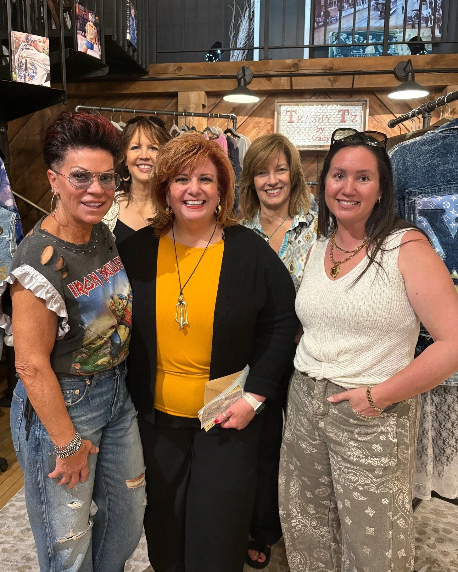 The ladies of the Suites presented $1,000 raised by our Spring Fashion Show to Kim from @hellogorgeous_of_hope! We're proud to support women helping women in our community! 
@corazonsterling 
@cocoandcommon 
@gigiselkhart 
@tracyricevaughn 
@thetwist