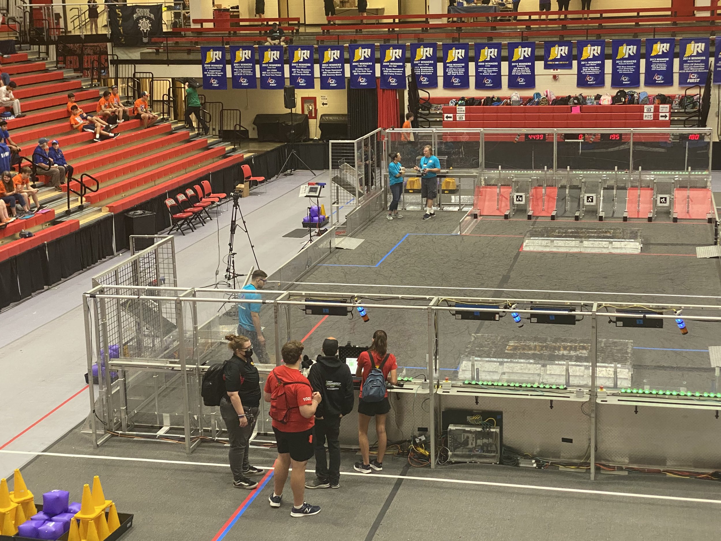  Drive team preparing to compete during a qualifying match at IRI 