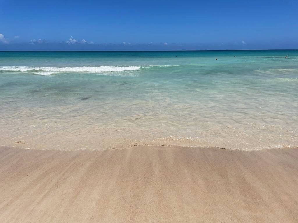 Feeling the stress melt away as I unwind and unplug at the serene shores of Punta Cana! 🌊 
.
There&rsquo;s something truly magical about disconnecting from the hustle and bustle of daily life and reconnecting with nature&rsquo;s beauty. 
.
Embracing