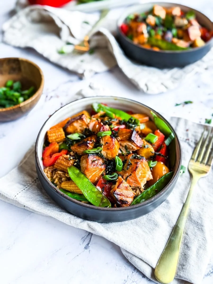 Easy Air Fryer Honey Garlic Salmon (Ready in 25 Minutes)