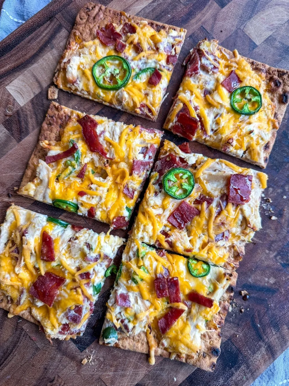 High-Protein Chicken Jalapeño Popper Flatbread