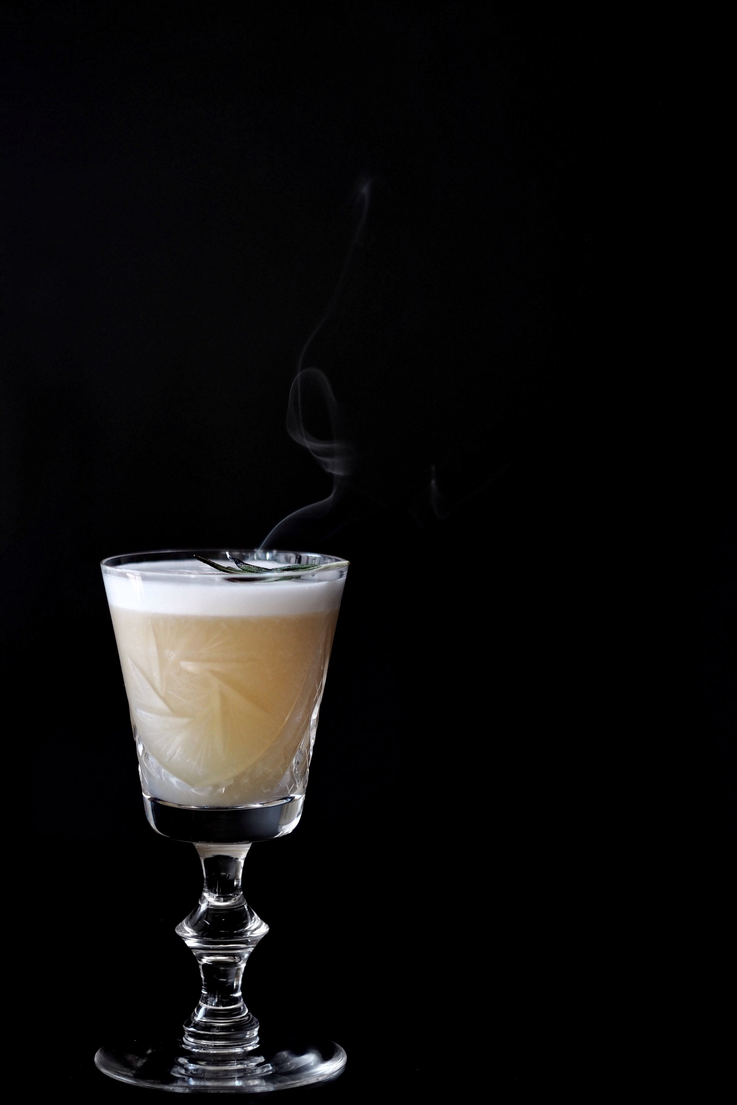 gin sour cocktail