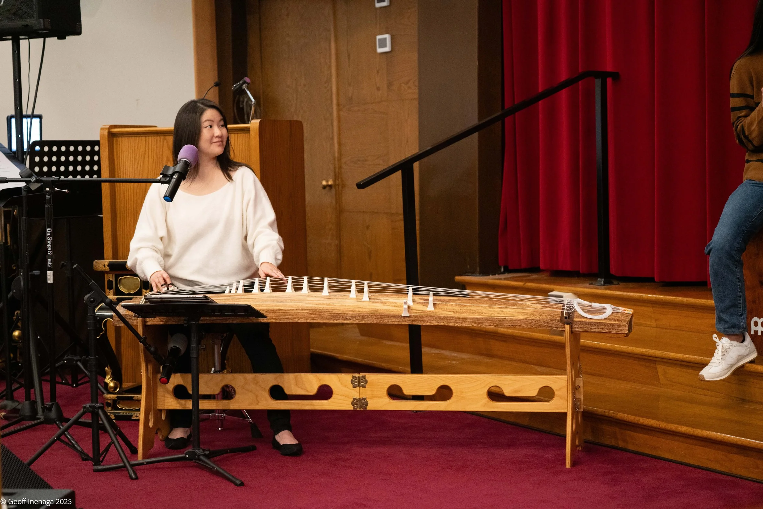  Sydney Shiroyama, a member of Bonbu Stories, plays beautifully on the koto. 