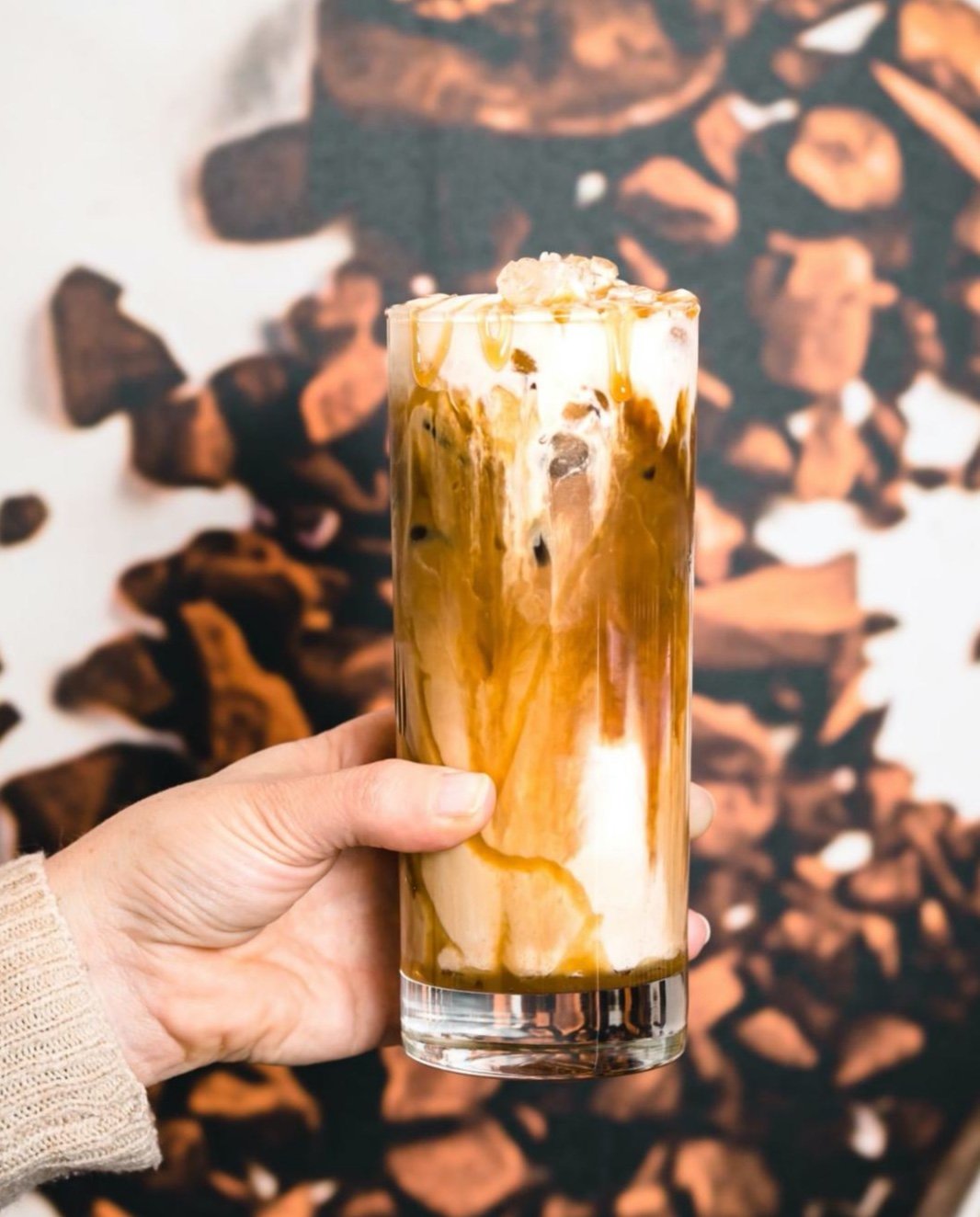 Indulge in the cold and creamy delight of an iced caramel macchiato from Primrose Cafe. Each sip is a moment of pure caramel bliss 🧊☕️

#primrosecafe #primrose #albanynycafe #icedcaramelmacchiato #upstatenycafe #icedcoffee #518foodies #albanyny #dis