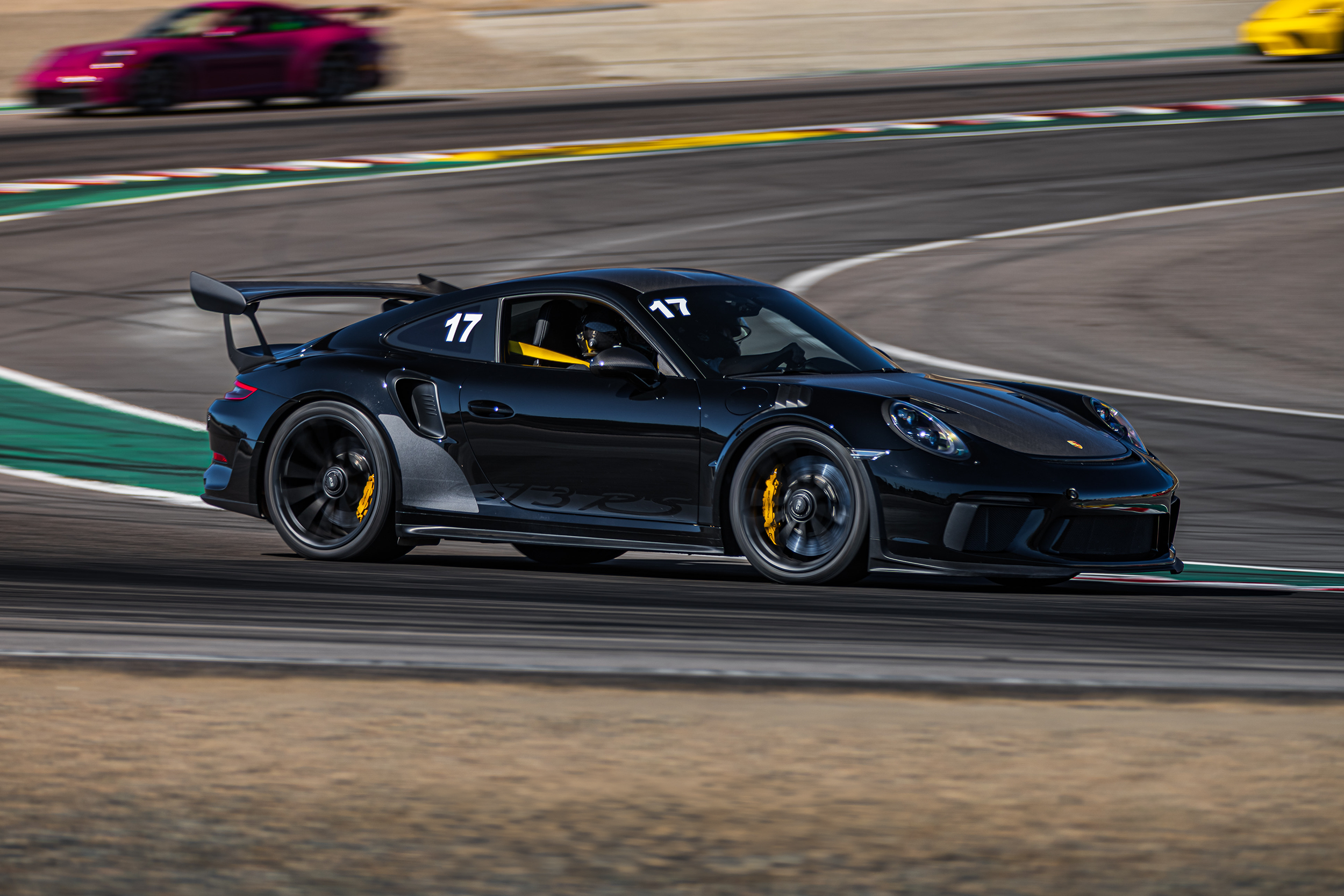 Blk GT3RS_with_Black_MagnaFin_gravel_guards.png