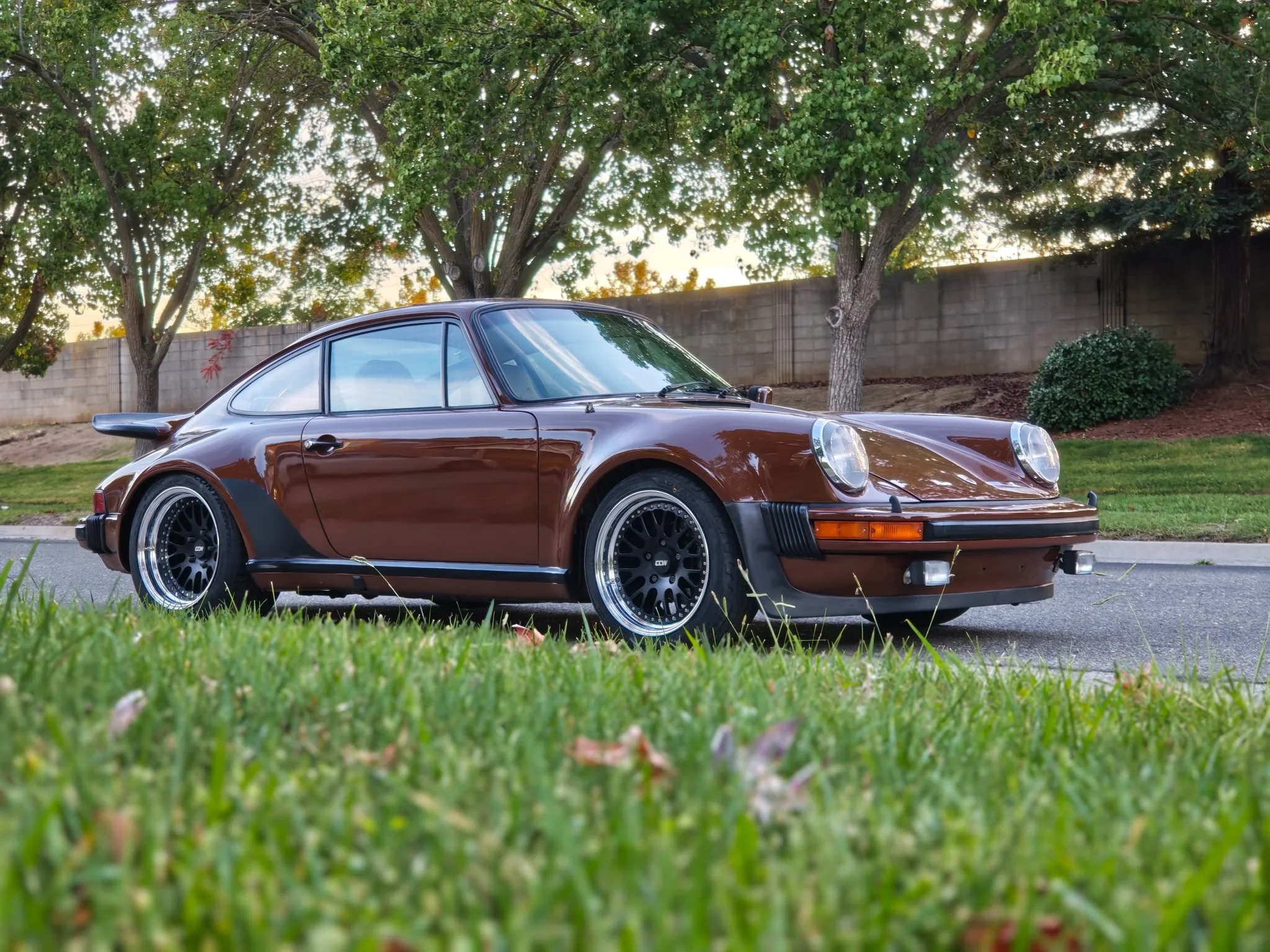 **WrapFin_930_turbo_Brown_wide.JPG