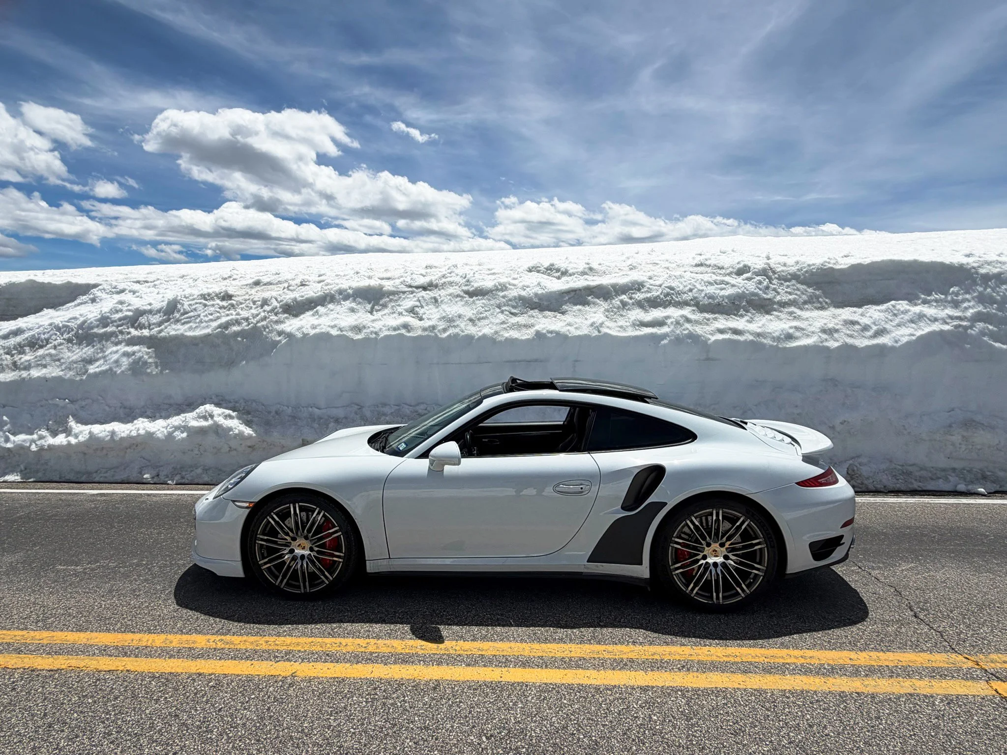 Jame-wht-991-turbo-sky-snow.jpg