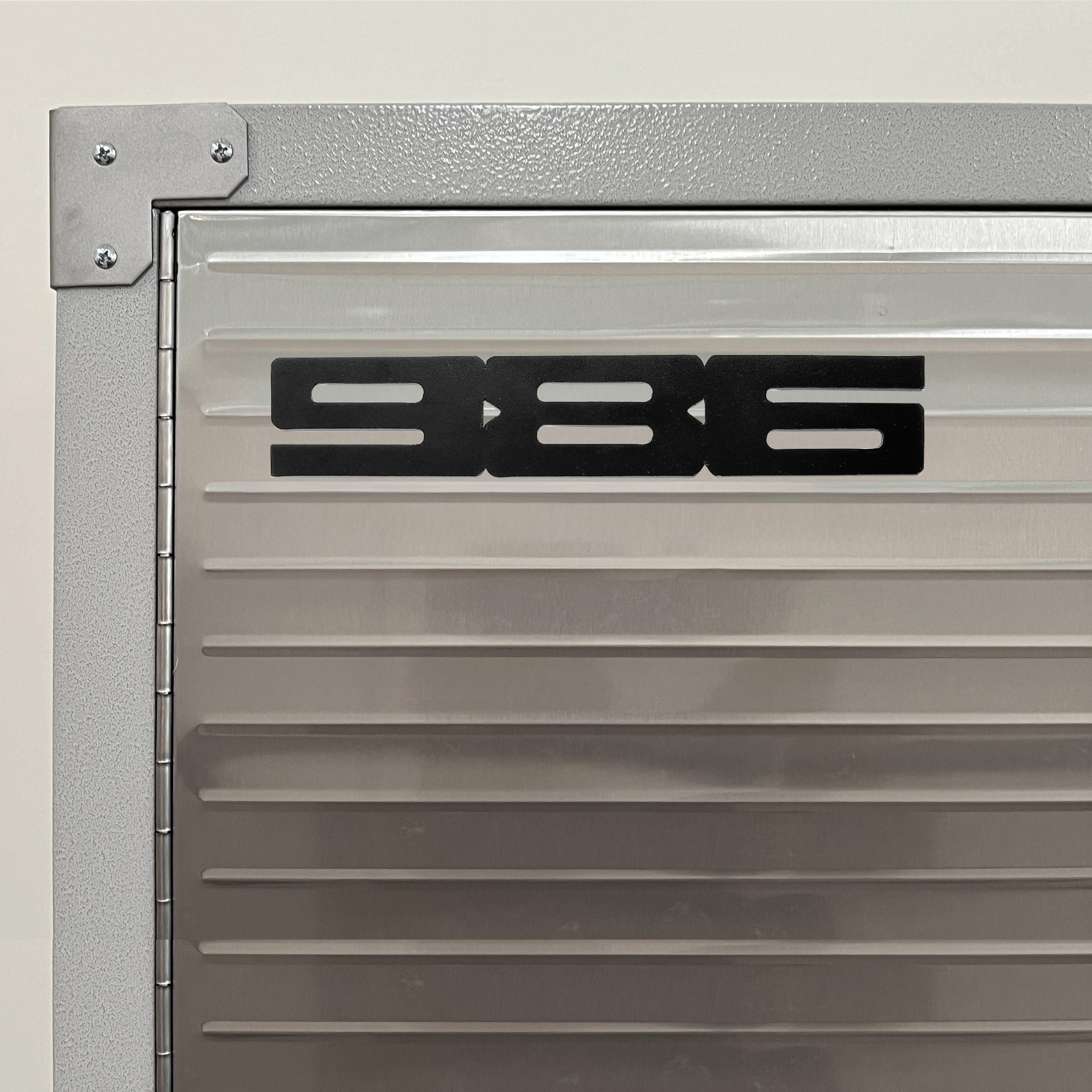 BM HCC cab 986 1x1.jpg