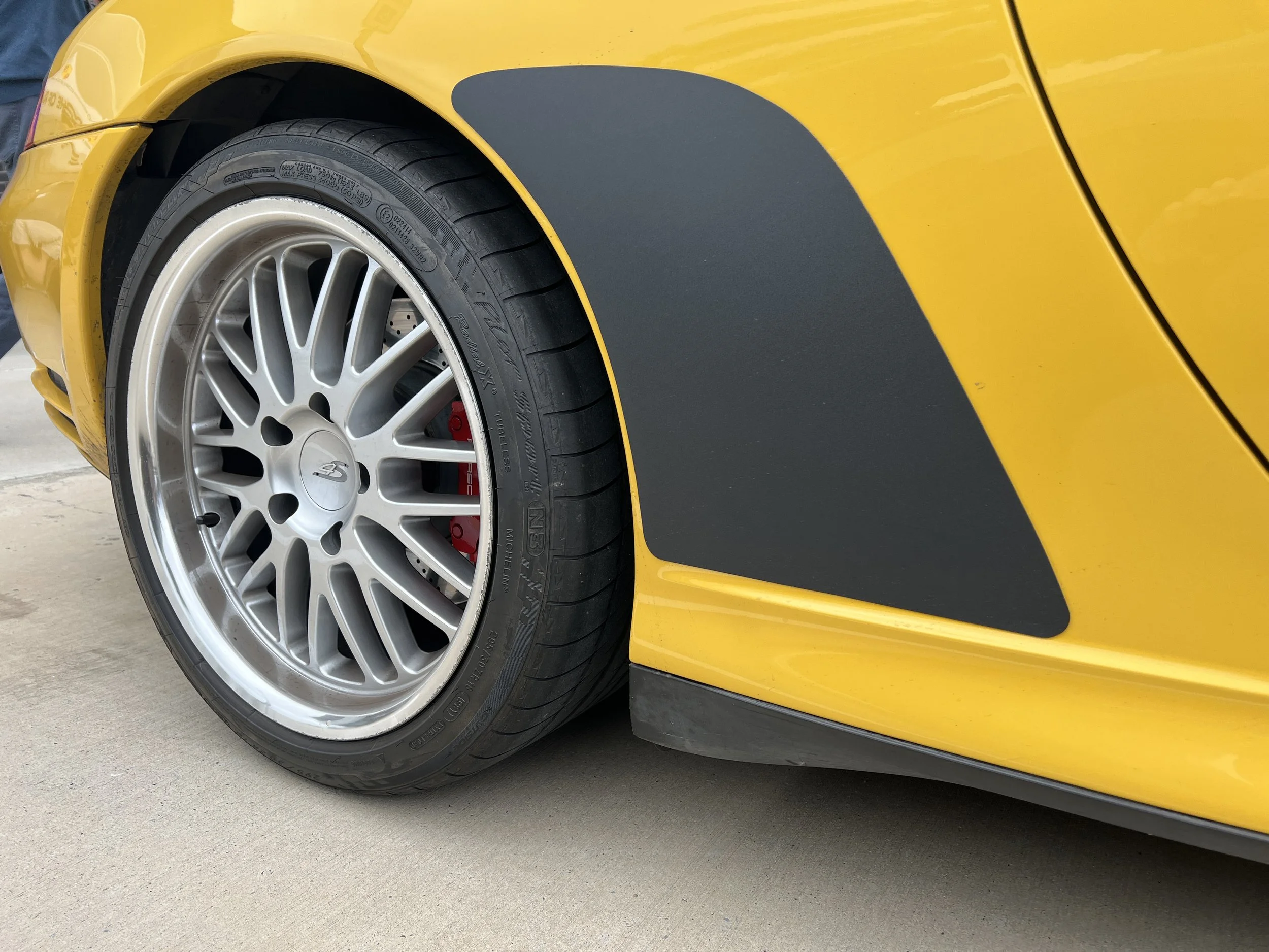 yellow 996_4S_with black_MagnaFin_stone_guard.jpg