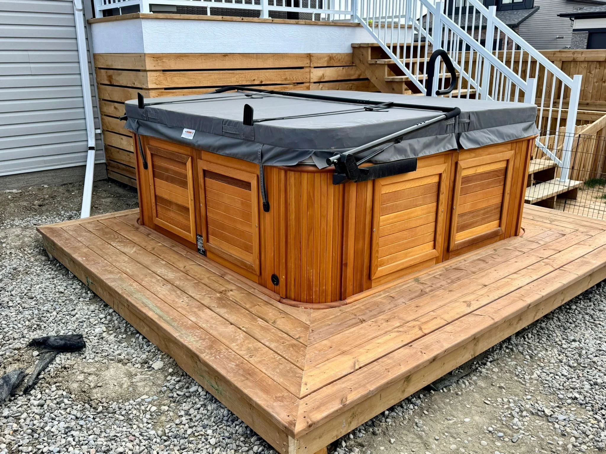 hot tub deck.jpeg