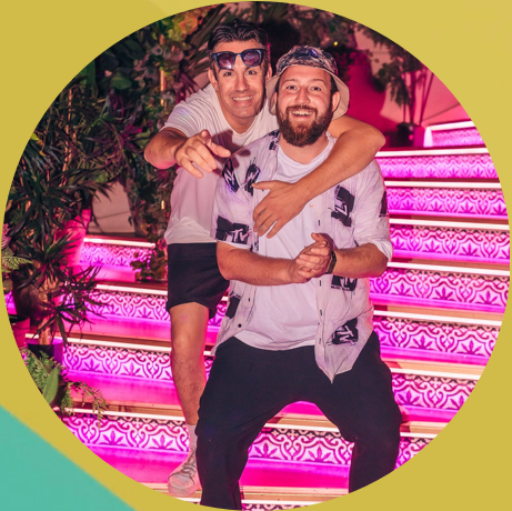 Billede af BingoBruvs til Oktoberfest med Musikbingo, hvor de underholder gæsterne med festlig musik-quiz og DJ-optræden.