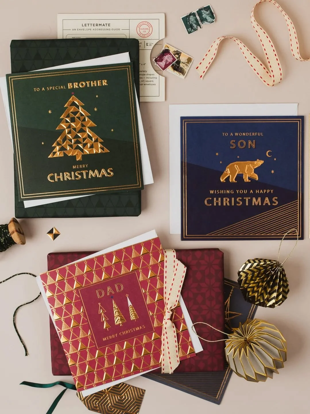 Our Christmas Pocket Square designs are foiled to the max! Available for special relations and lovely people in your life! 🎄❤️
.
📷 @hollyboothstudio
.
#christmas2025 #advent #christmascountdown  #christmasallyearround #christmasiscoming #christmas 