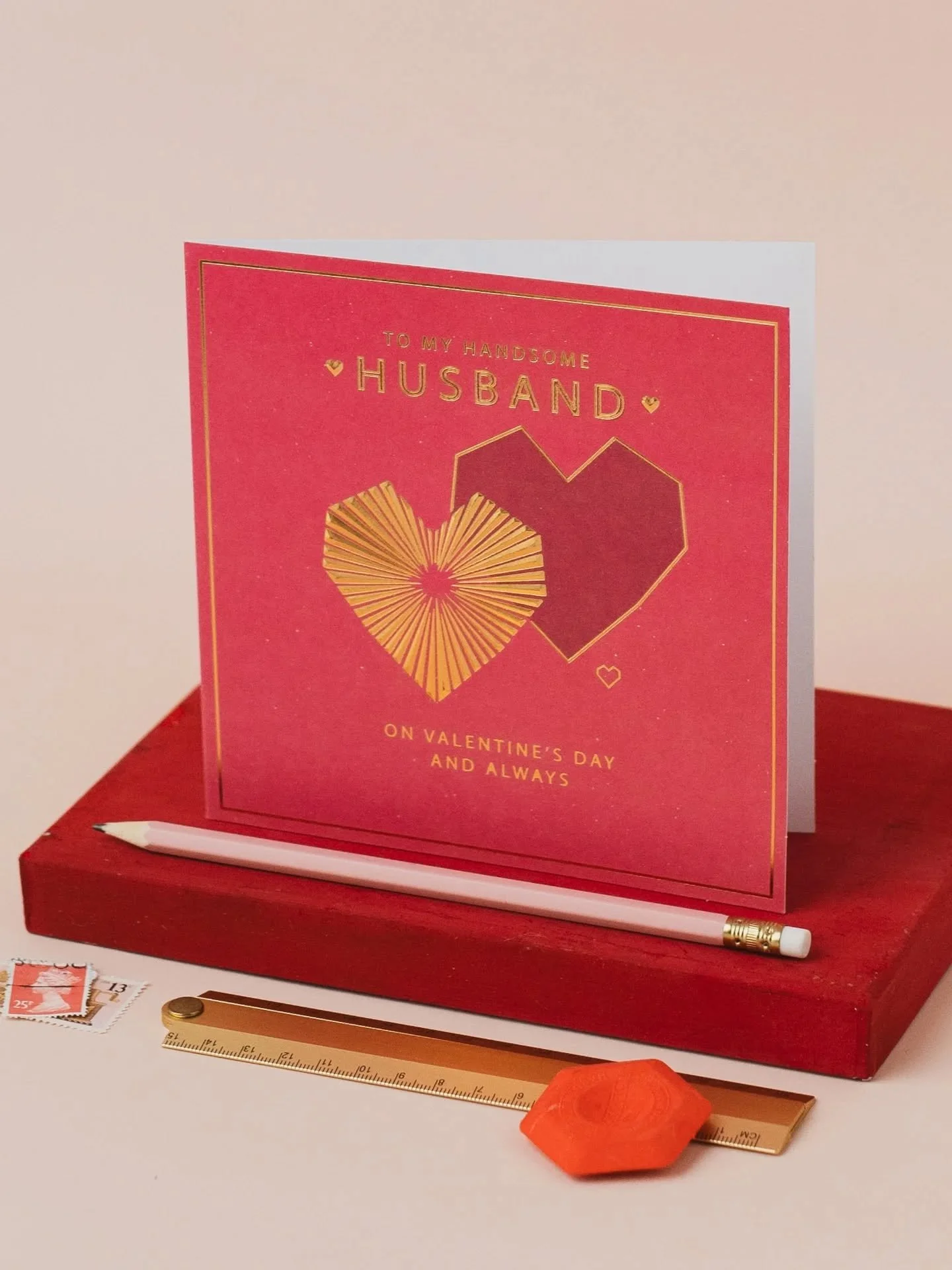 Don't forget to get your Valentine's Day card ready for Saturday! 💌🩷❤️
.
📷 @hollyboothstudio
.
#valentinesday #greetingcards #cupidsonhisway #hotchpotchlondon #loveislove