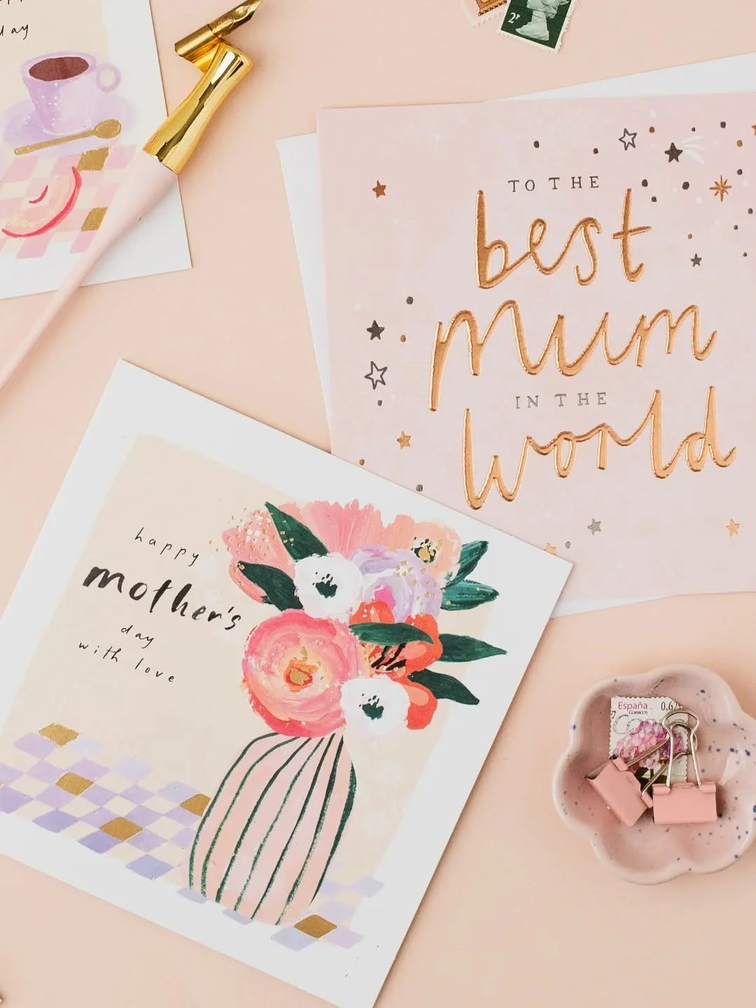 Happy Mother's Day to all the amazing Mums, Aunties, Grannies, Step Mums, and mother figures out there 🩷
.
 📷 @hollyboothstudio
.
#loveyoumum #mothersdaycards #greetingscards #handpainted #illustration