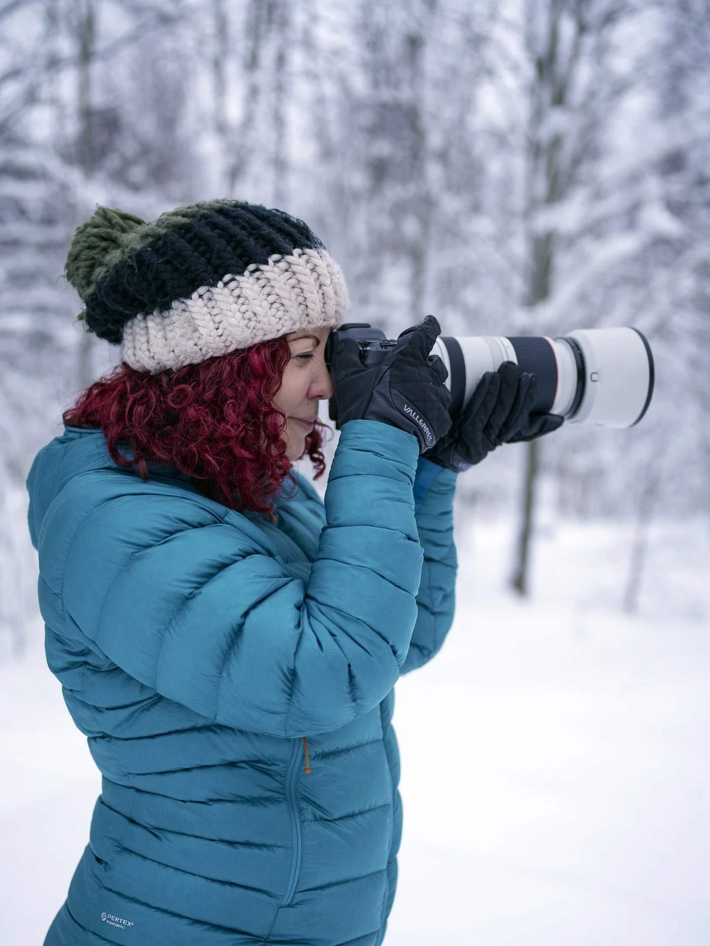 Vallerret Saga Women’s Gloves Review: Winter Photography Without Frozen Fingers