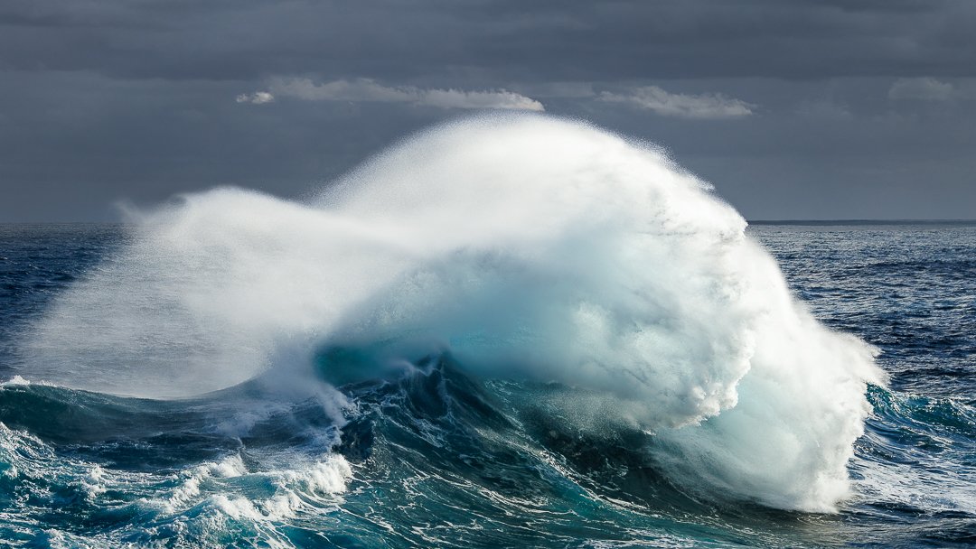 Waves in Madeira 
