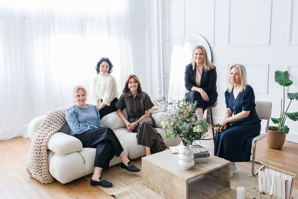 what to wear for a team collaboration brand photoshoot in Singapore – Nina Mucalov Photography