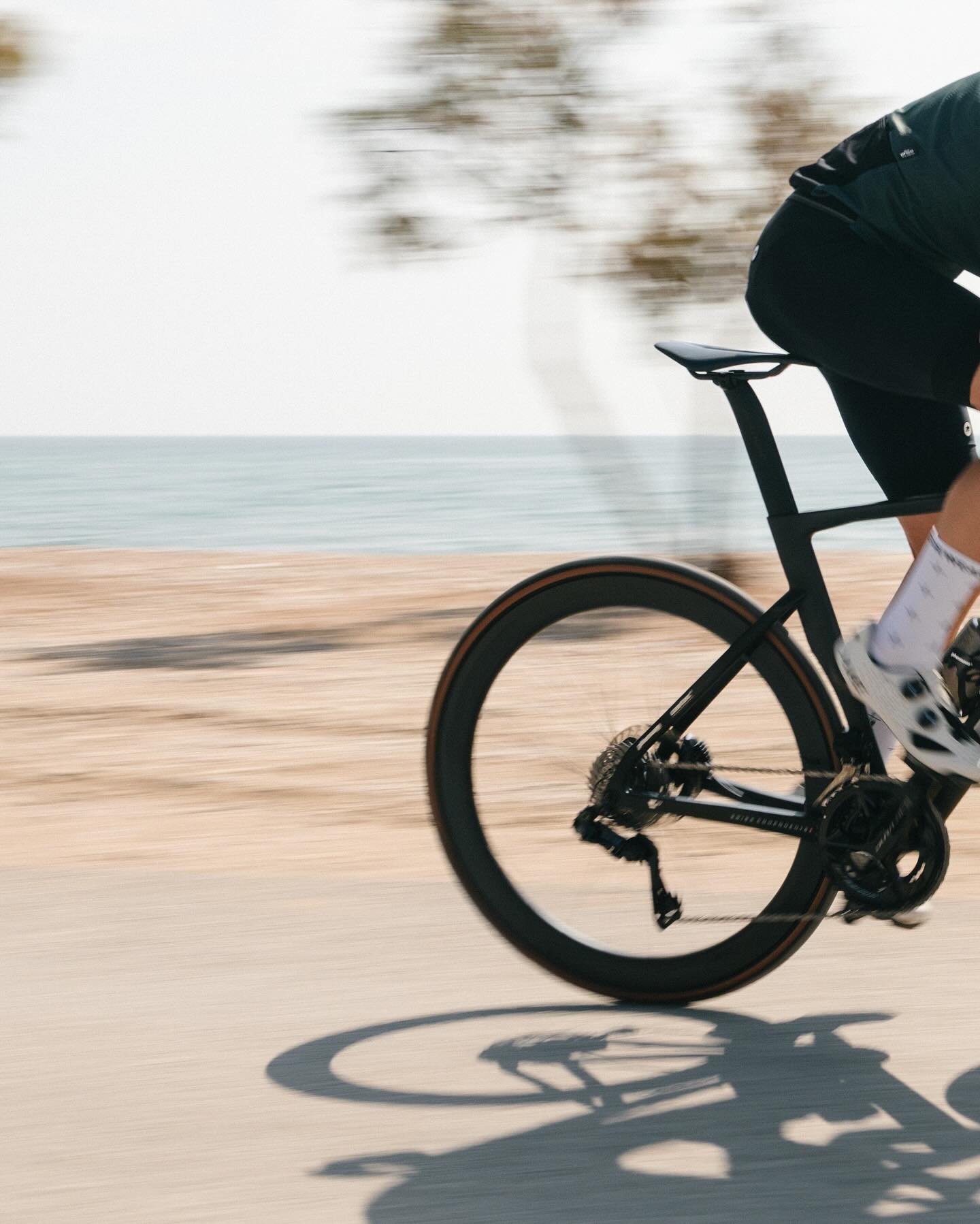 phenum&reg; 

Our fastest raw carbon material for the asphalt. Like a jet plane, it flies low over the road.
Uncompromisingly forward - the limit are your legs.

Full powered with all our components a awesome C10R machine.

phenum C10R raw carbon

#p