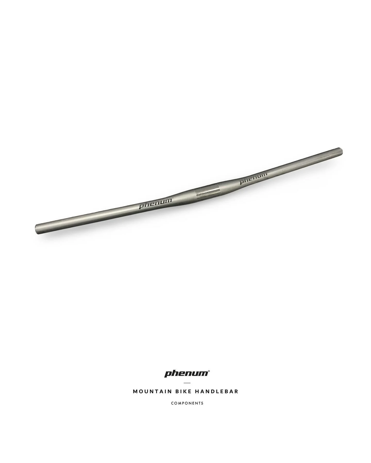 phenum&reg;

the XCM series handlebar 

XCM worldcup edition 
UD Series / 3K Aero black (custom only)

incredible strength and stiff for the max width of 780mm (shorten to 730mm).

in combination with our C10 stem probably the stiffest cockpit in the