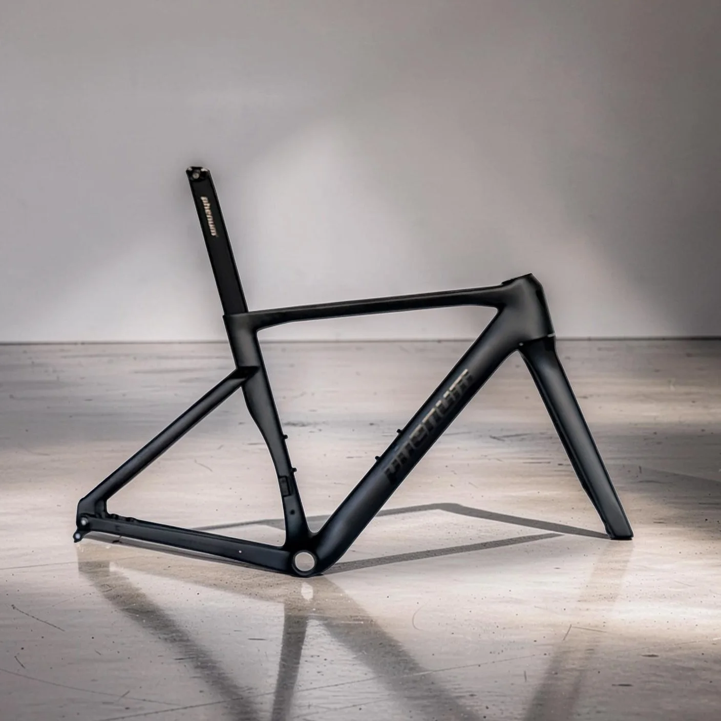 PHENUM C10R 2.0 

Frame Set / Carbon RAW

Edition for @bernina_sport 

more aero specs details

more stiffness to weight power

UDH ready

next level

#phenum #switzerland #lausen
#roadbike #c10r 
@bikes_from_the_bunch @gilisvelolade @phenum_racing @