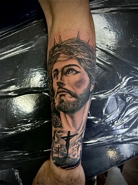 roberto maxwell crimson lotus pittsburgh (14).jpeg