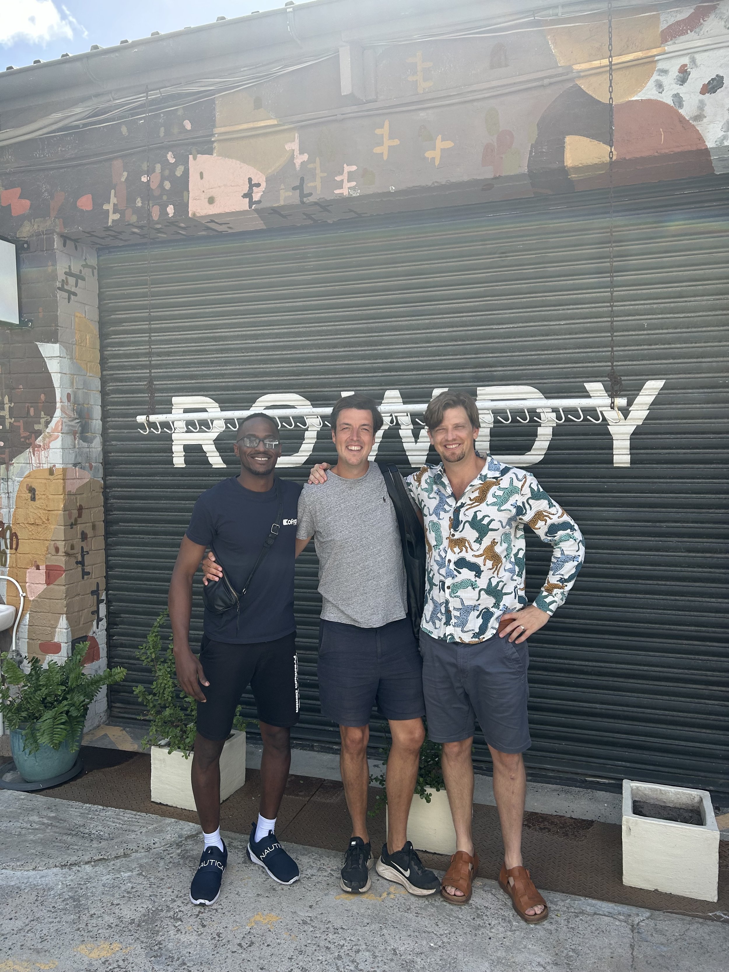 Rowdy factory met Adam en Phil in Kaapstad bij de fabriek