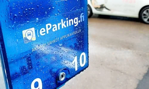 Digitaalinen pysäköintipalvelu opiskelijoille