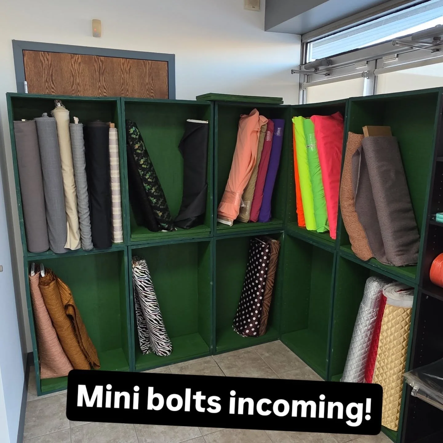 More shelving means our mini bolts can make their way from the warehouse to the showroom!

Come check out the new inventory!

#sewing #omaha #fabric #keyfabrics